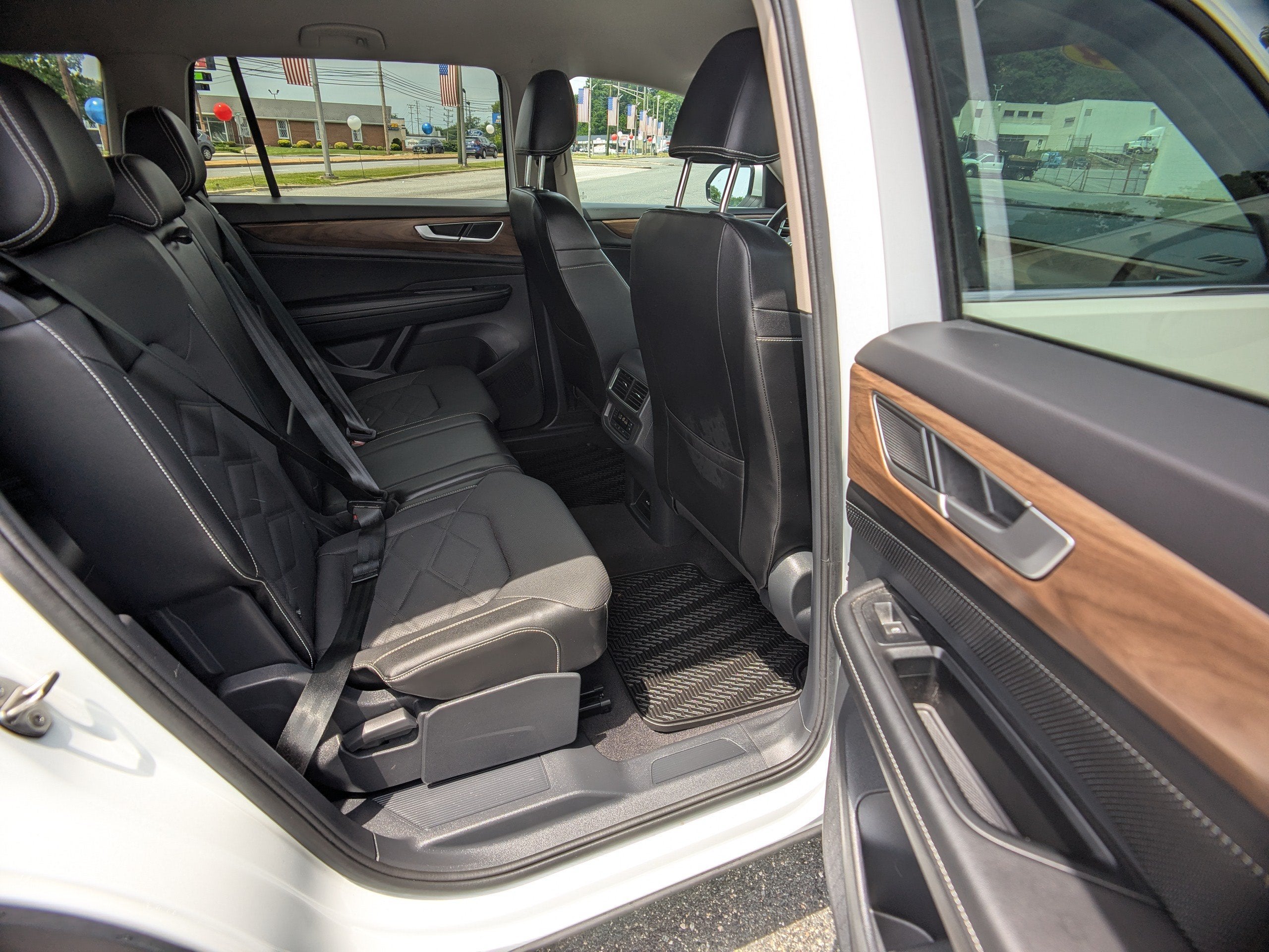 2024 Volkswagen Atlas 2.0T SE