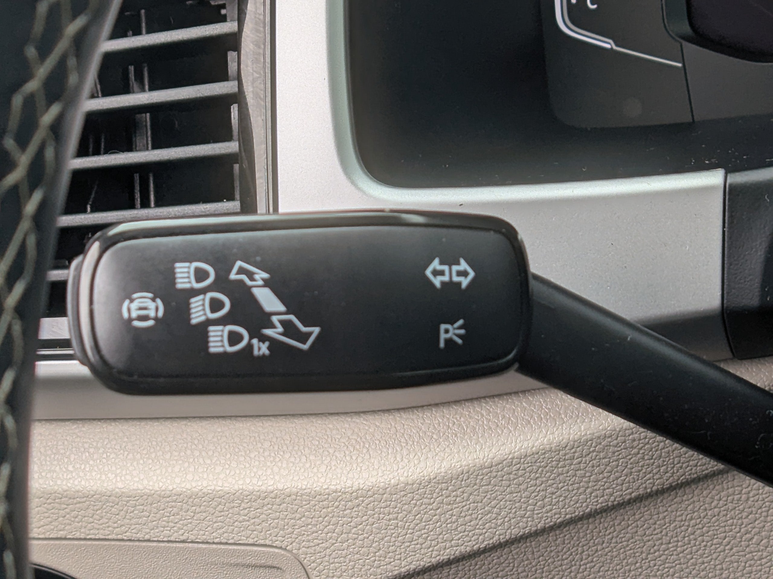 2021 Volkswagen Atlas 3.6L V6 SEL Premium