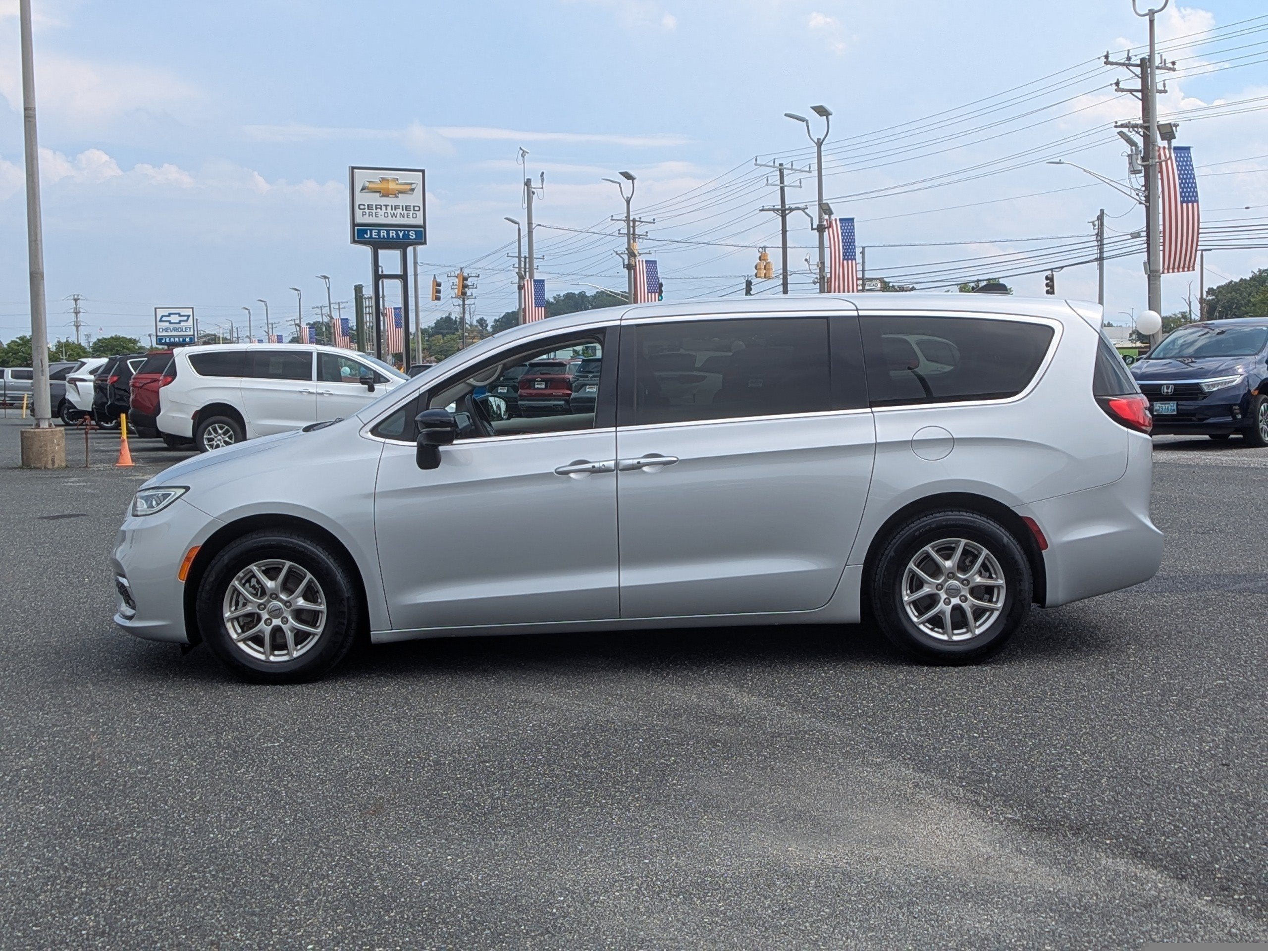 2024 Chrysler Pacifica Touring L