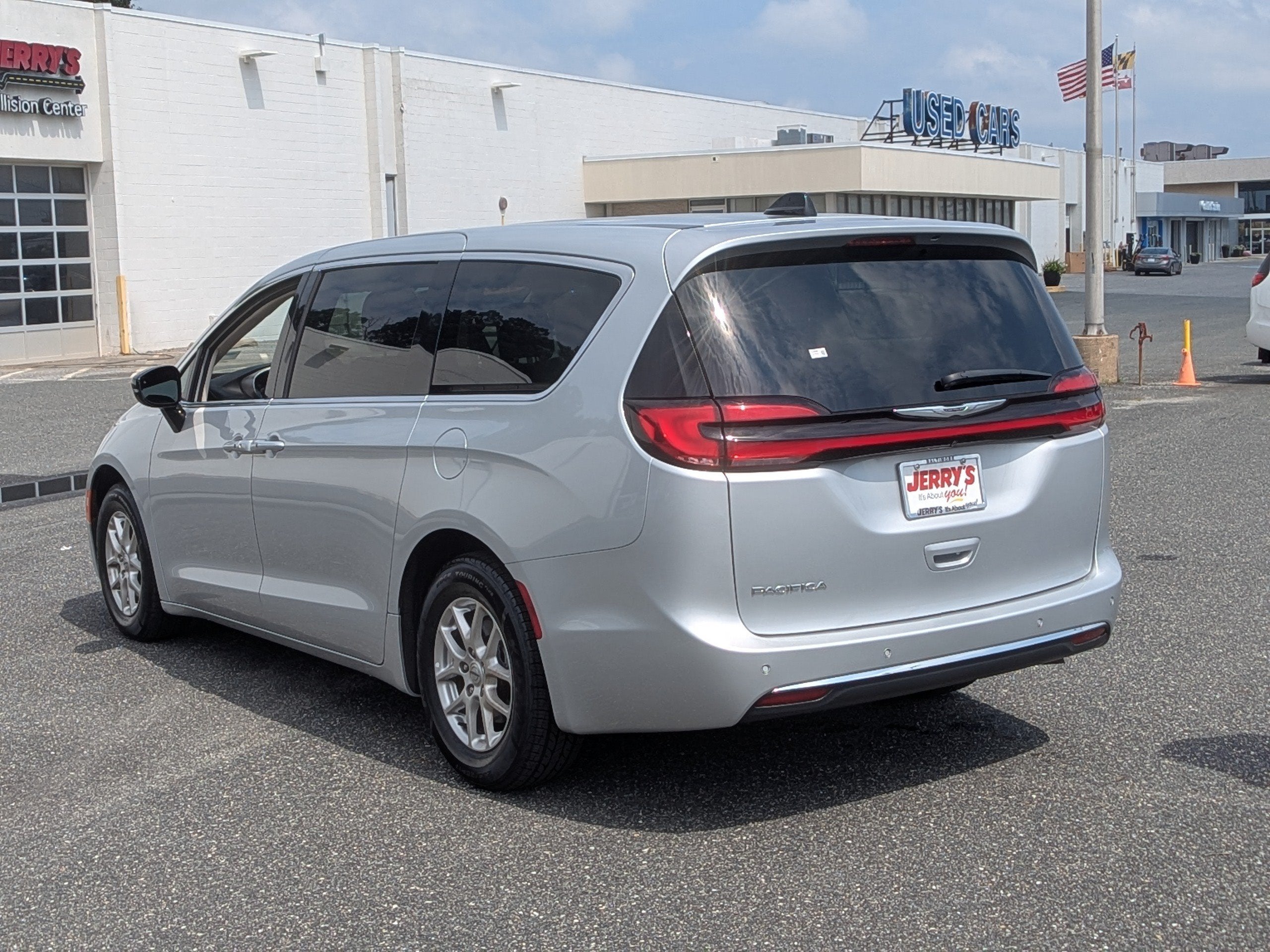 2024 Chrysler Pacifica Touring L