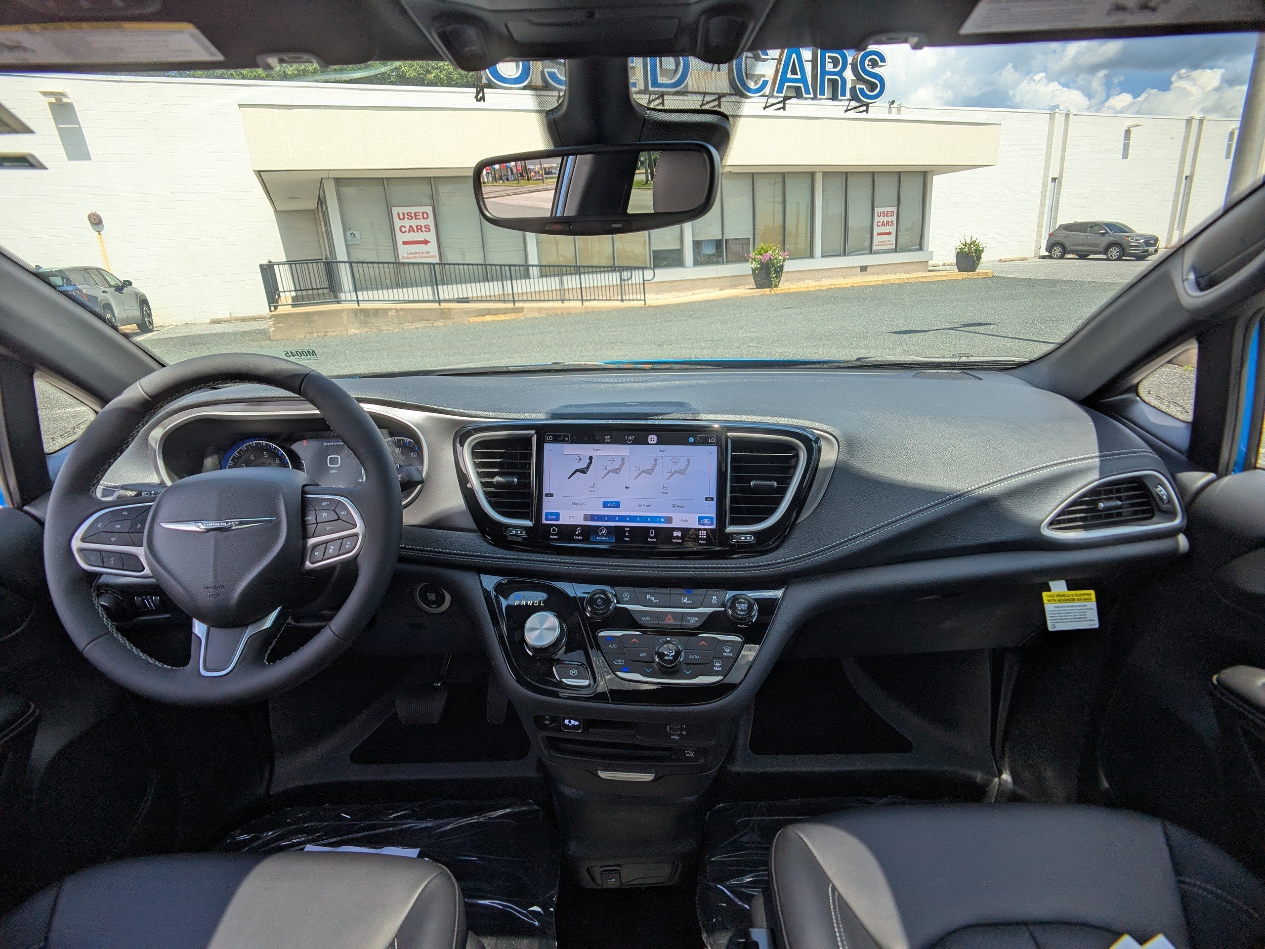 2026 Chrysler Pacifica Select