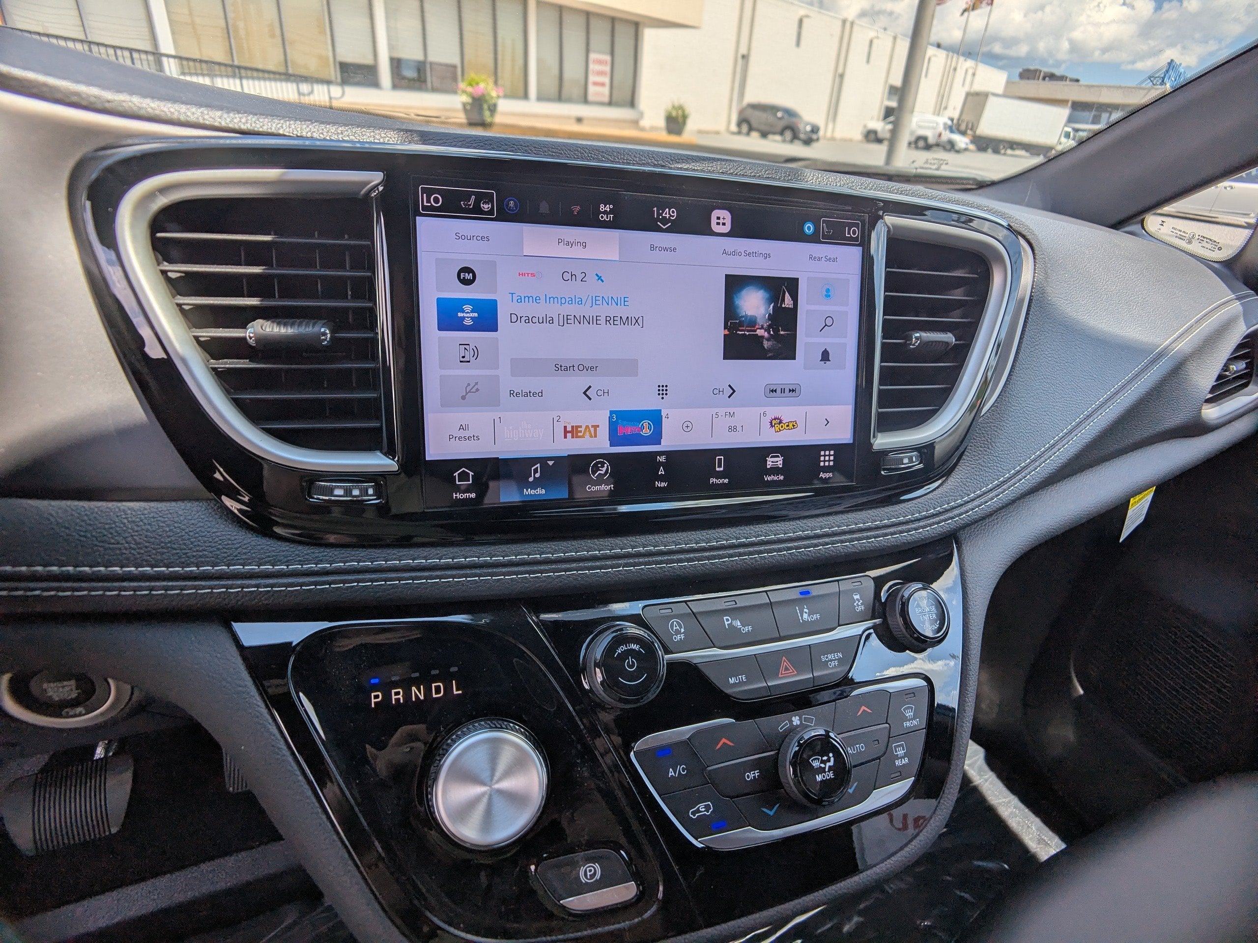 2026 Chrysler Pacifica Select