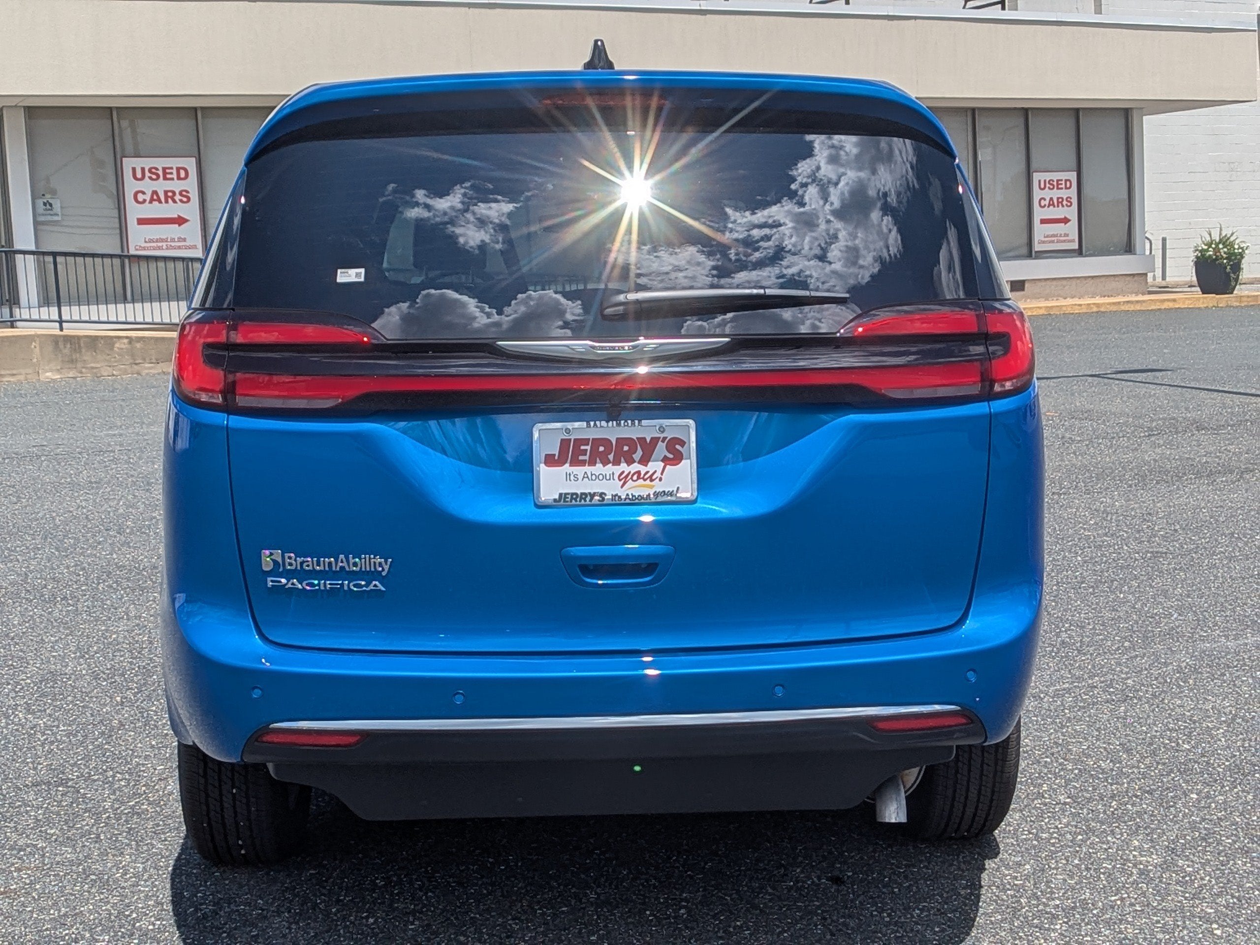 2026 Chrysler Pacifica Select