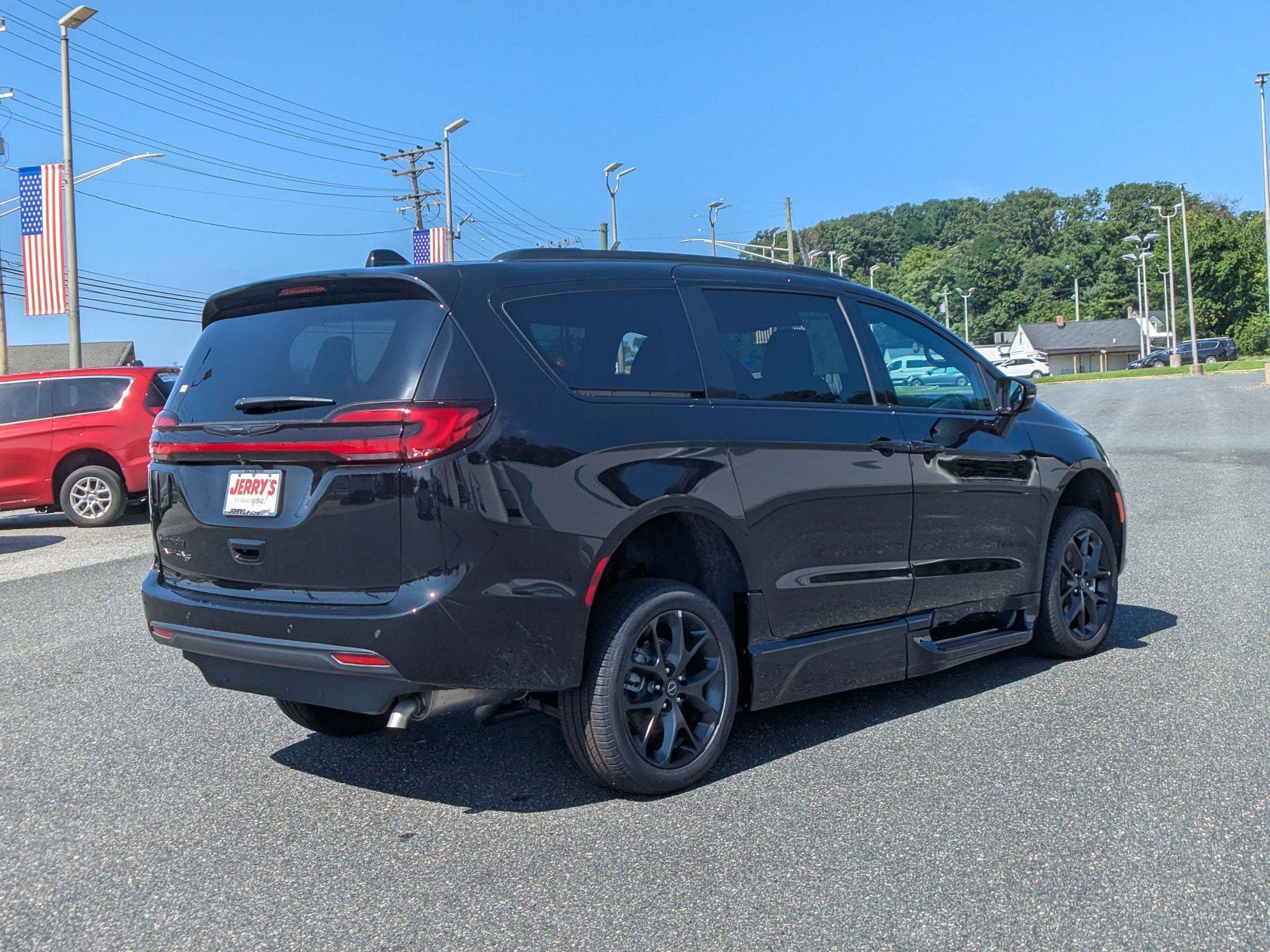 2026 Chrysler Pacifica Select