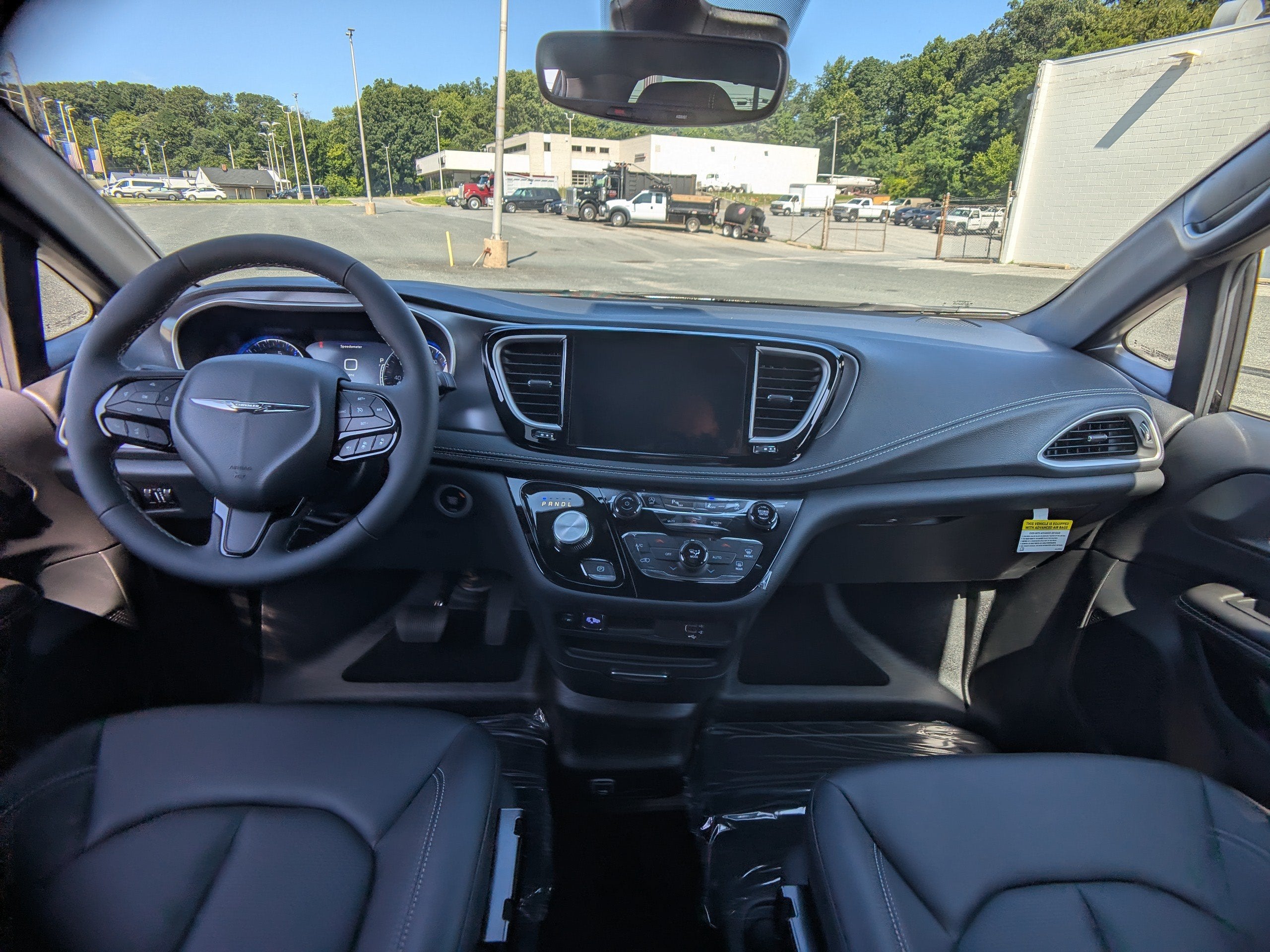 2026 Chrysler Pacifica Select