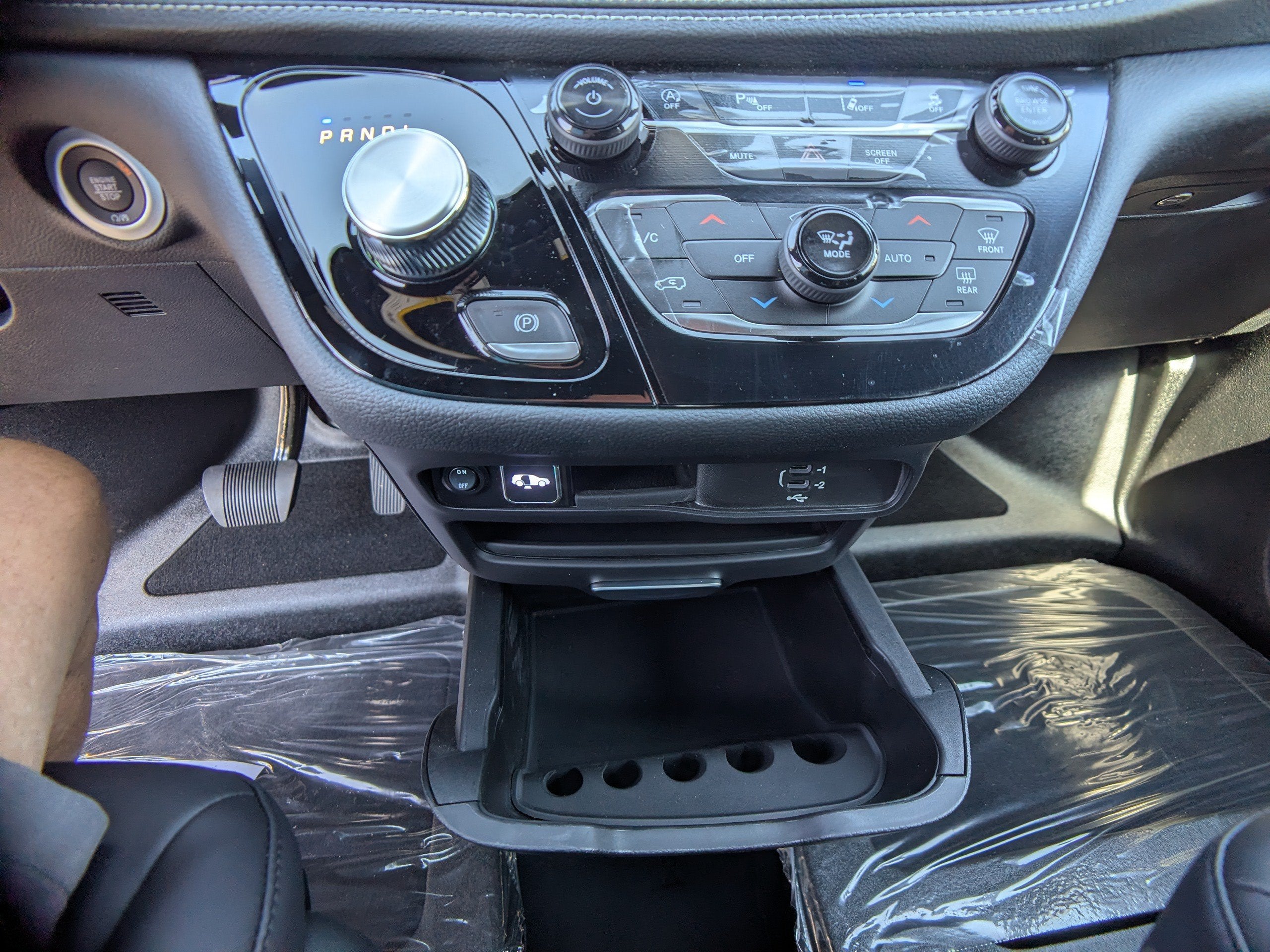 2026 Chrysler Pacifica Select