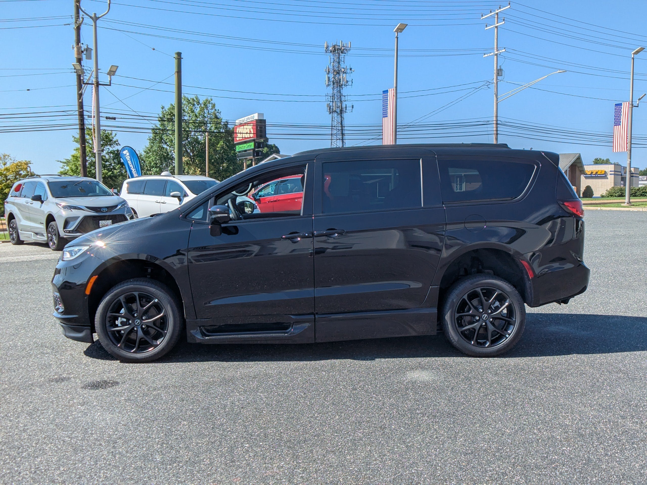 2026 Chrysler Pacifica Select