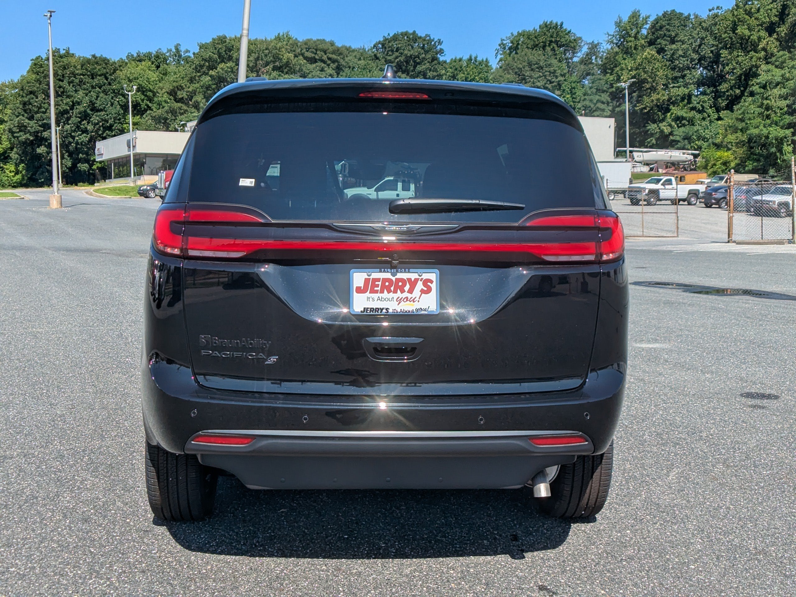 2026 Chrysler Pacifica Select