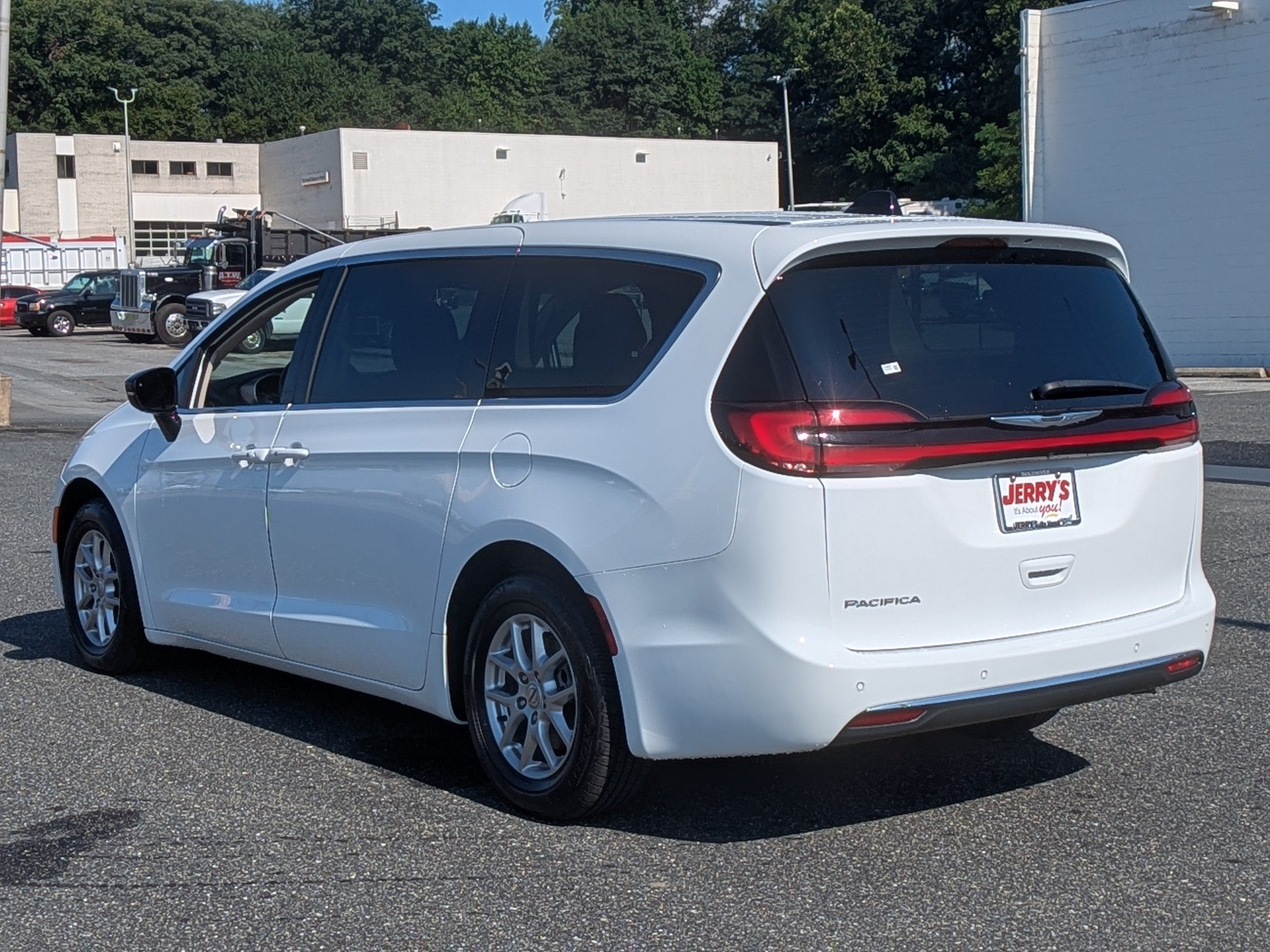 2024 Chrysler Pacifica Touring L