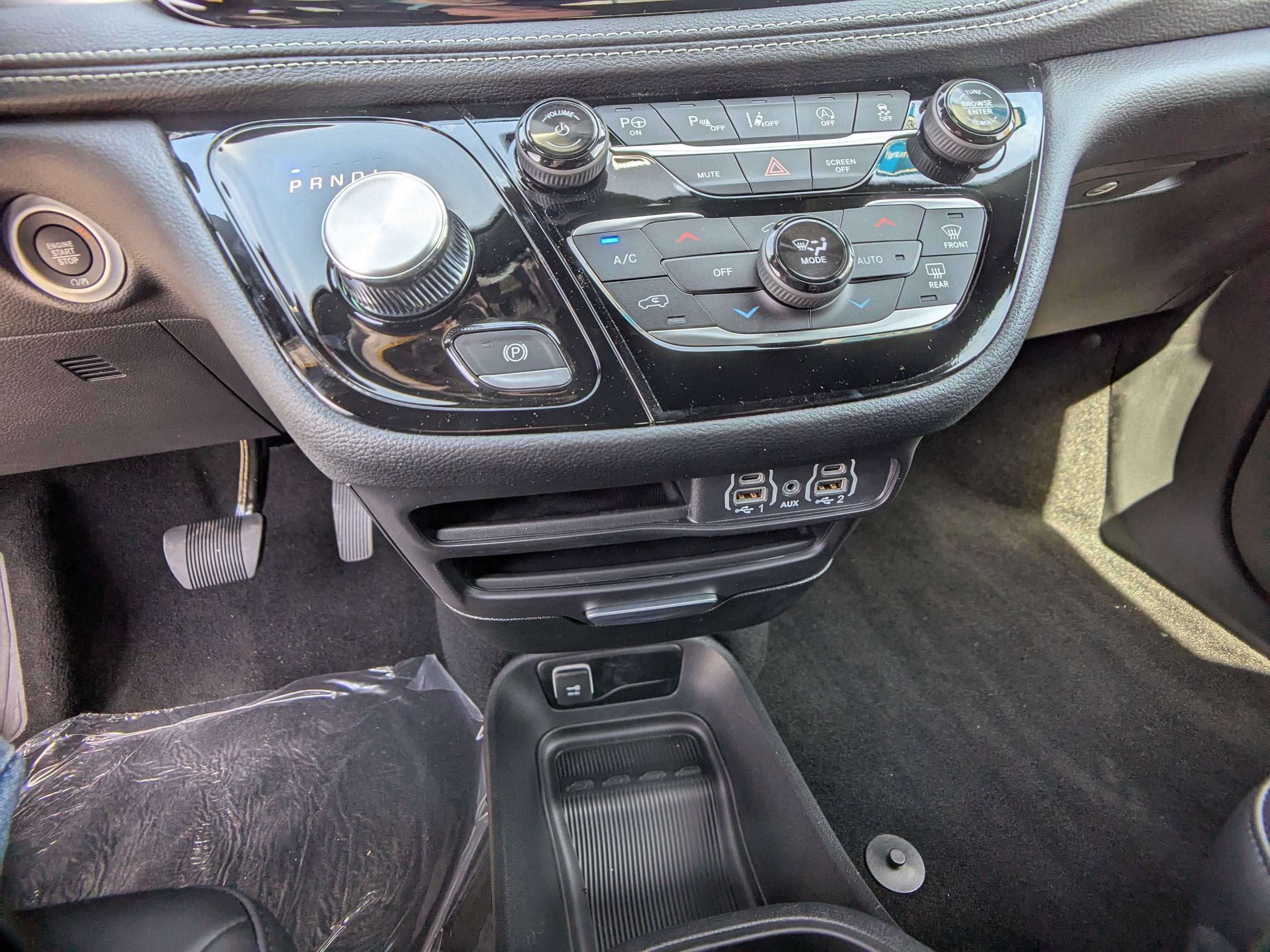 2025 Chrysler Pacifica Select