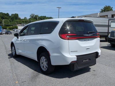 2025 Chrysler Pacifica Select