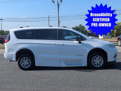 2024 Chrysler Pacifica Touring L