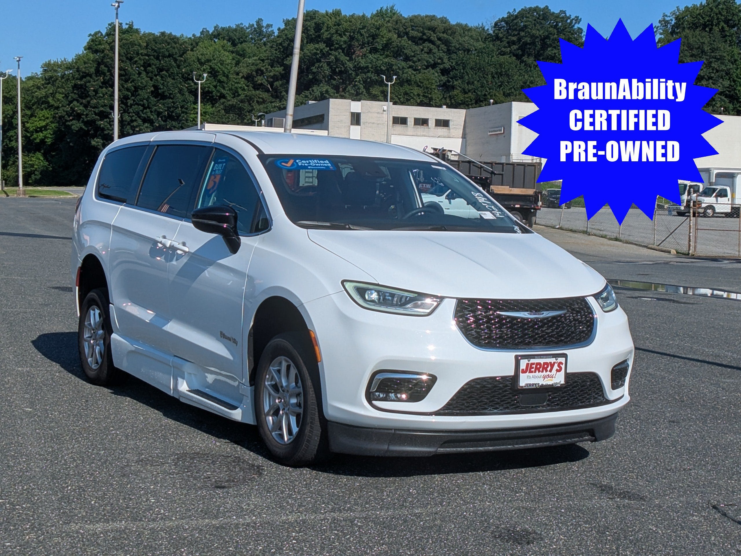 2024 Chrysler Pacifica Touring L