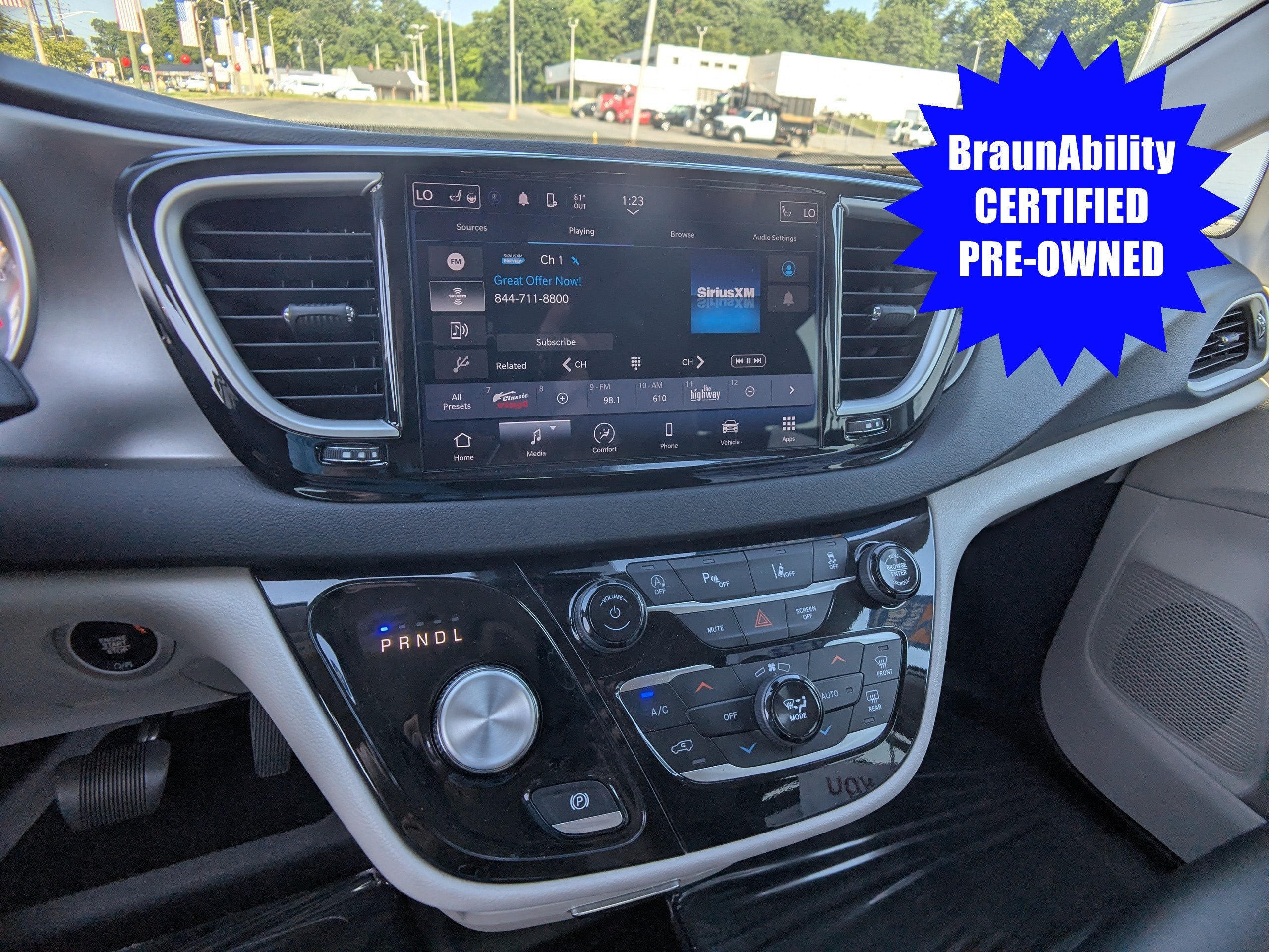 2024 Chrysler Pacifica Touring L