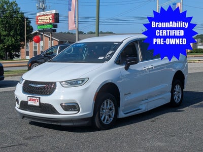 2024 Chrysler Pacifica Touring L