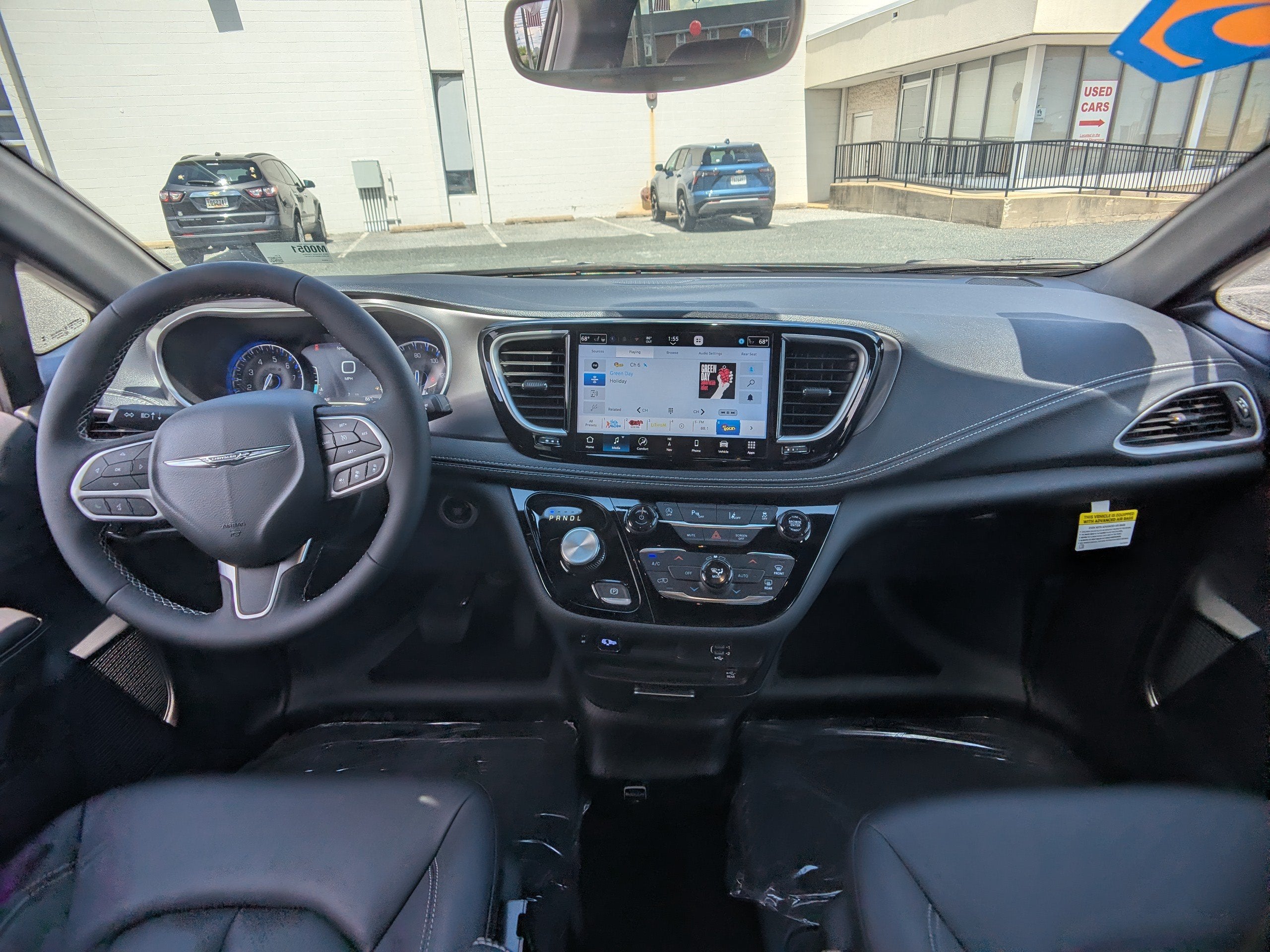 2026 Chrysler Pacifica Select
