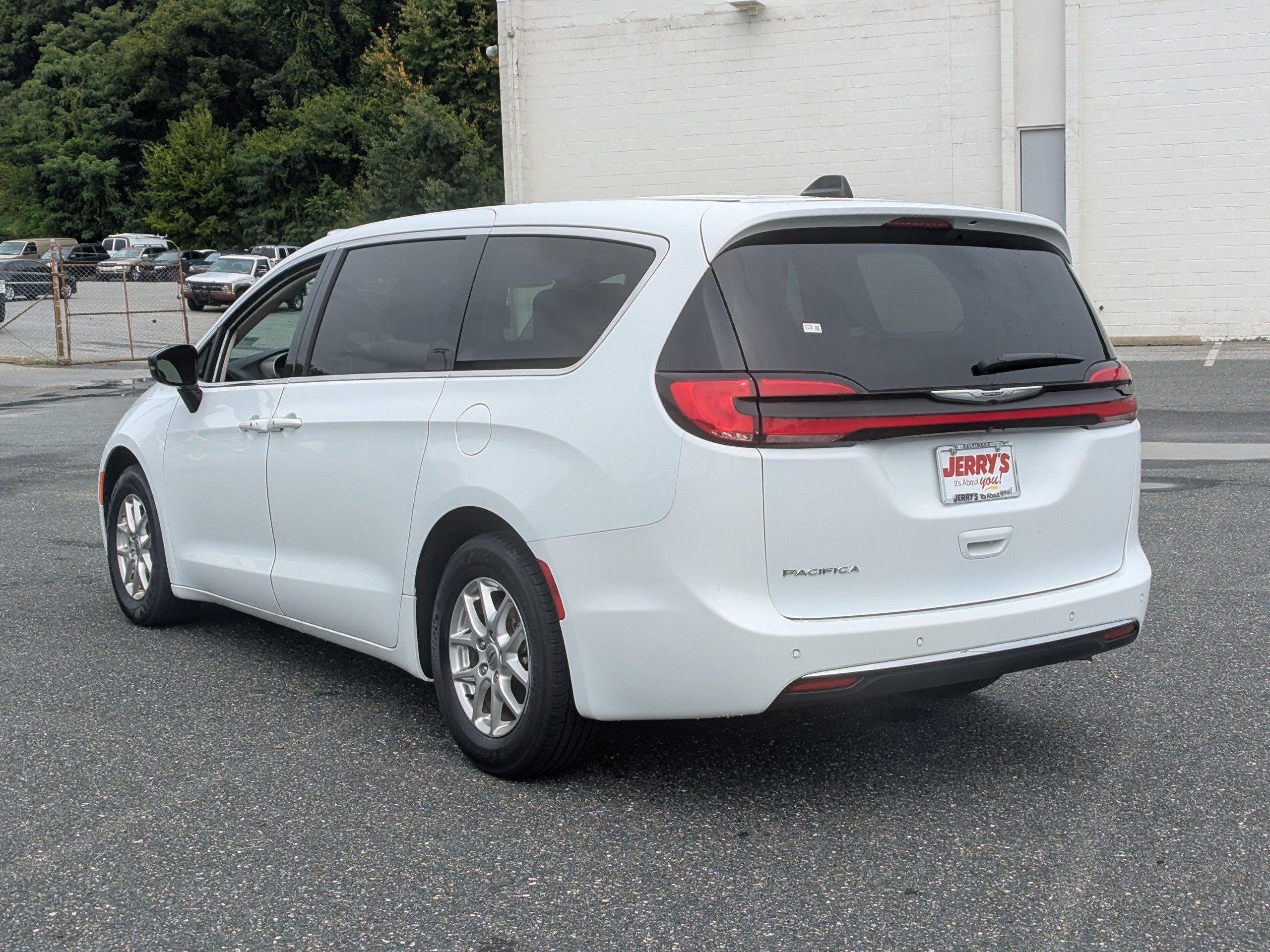 2024 Chrysler Pacifica Touring L