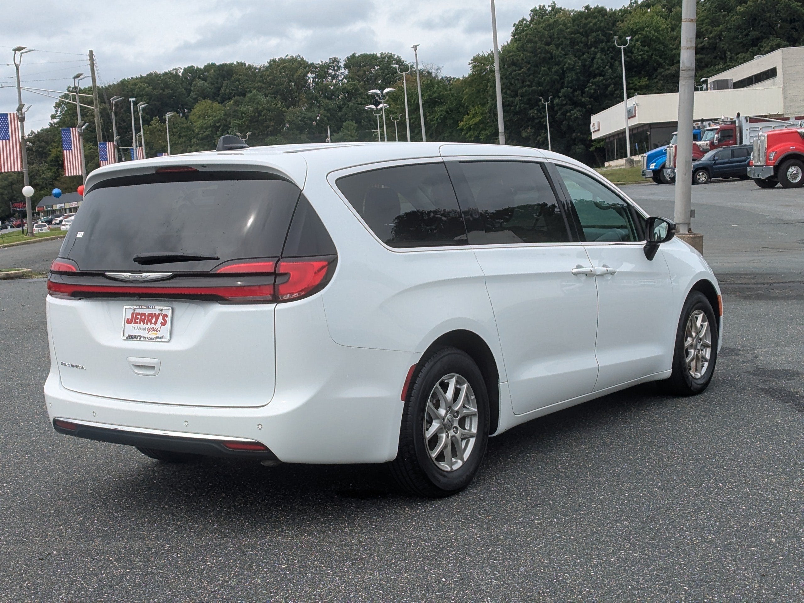 2024 Chrysler Pacifica Touring L