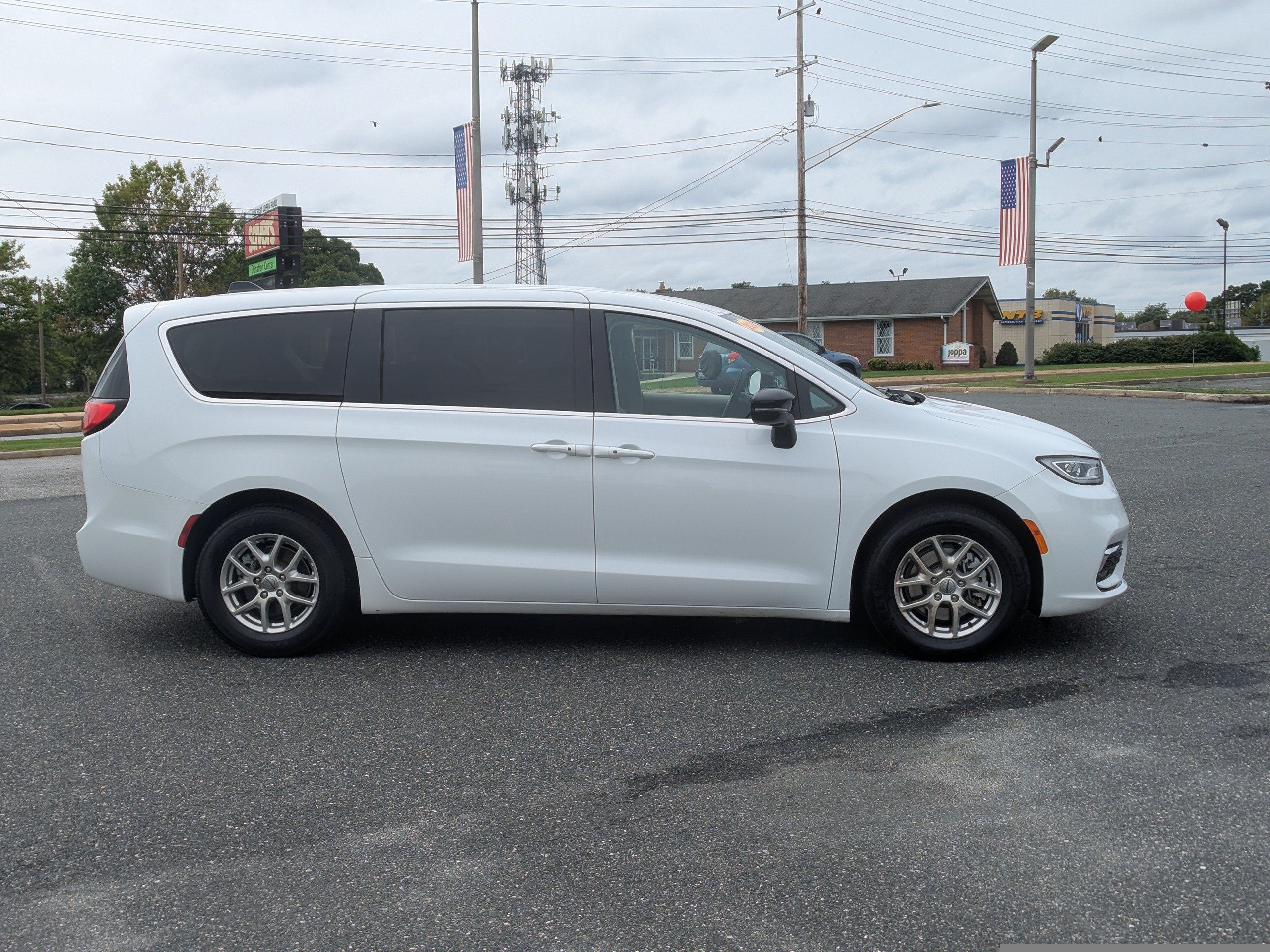 2024 Chrysler Pacifica Touring L