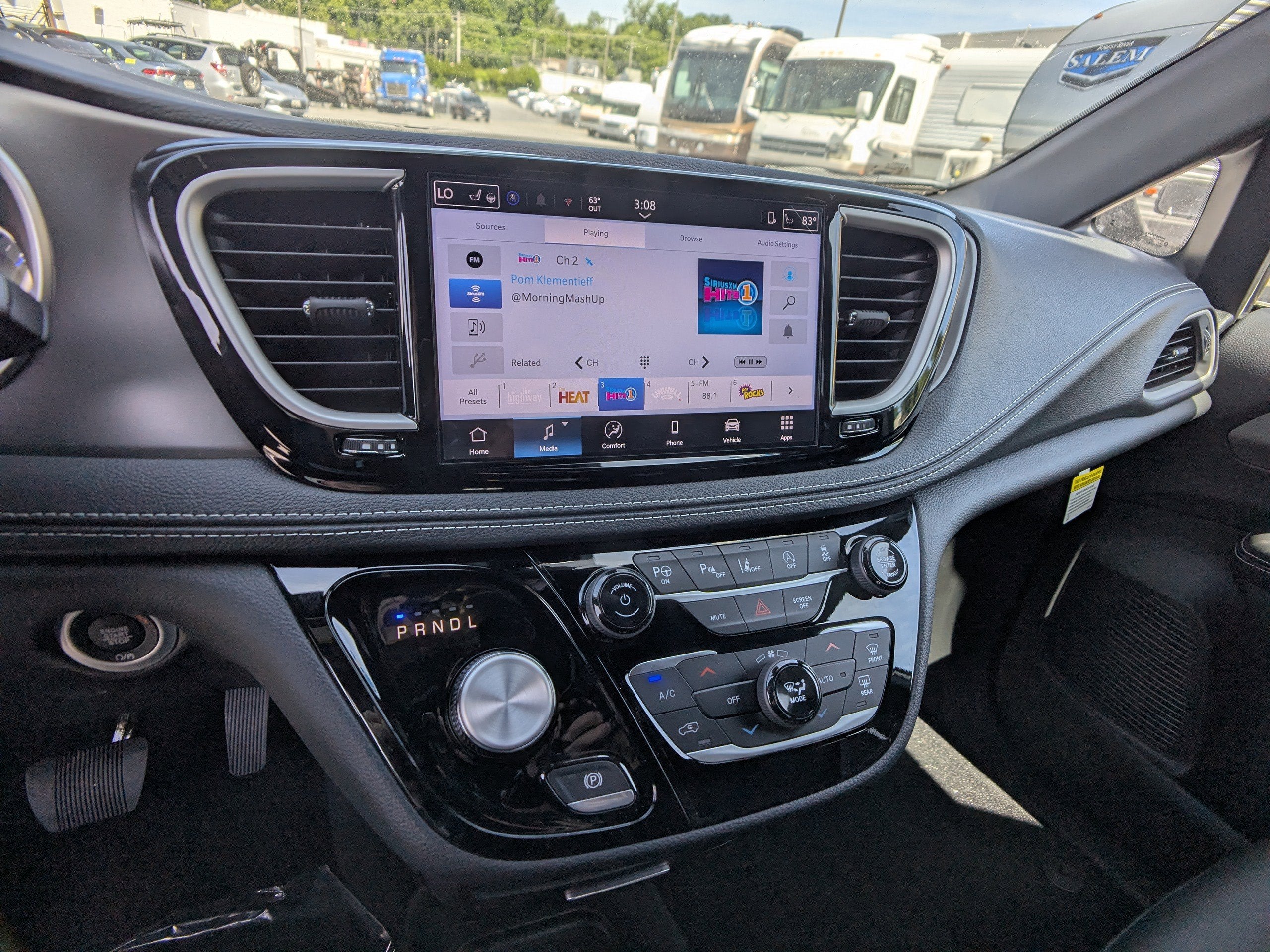 2025 Chrysler Pacifica Select