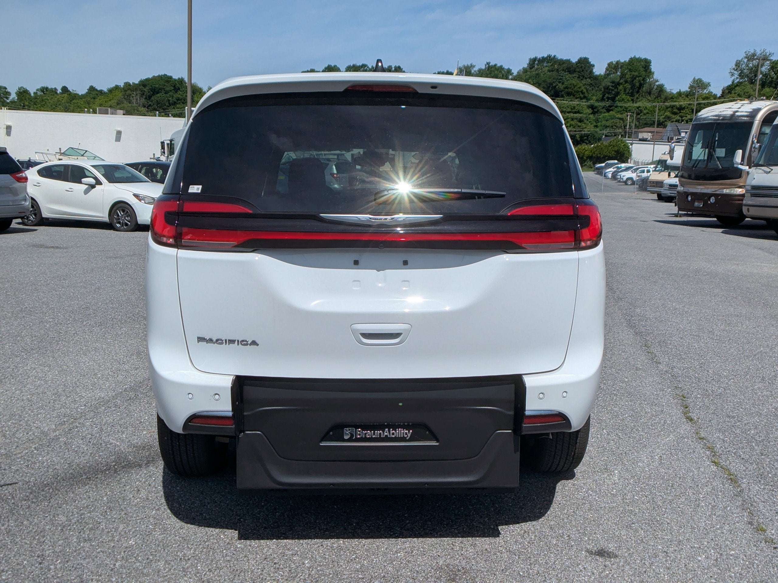 2025 Chrysler Pacifica Select
