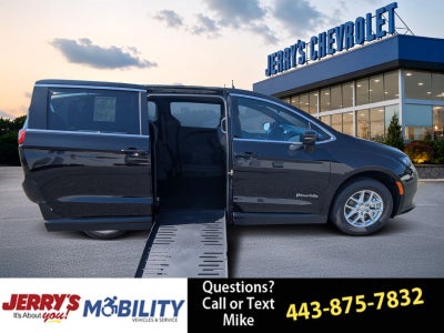 2026 Chrysler Voyager LX
