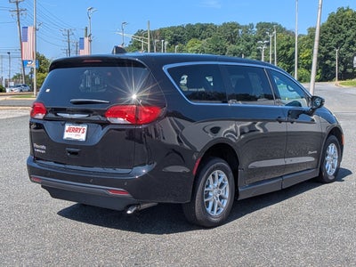 2026 Chrysler Voyager LX