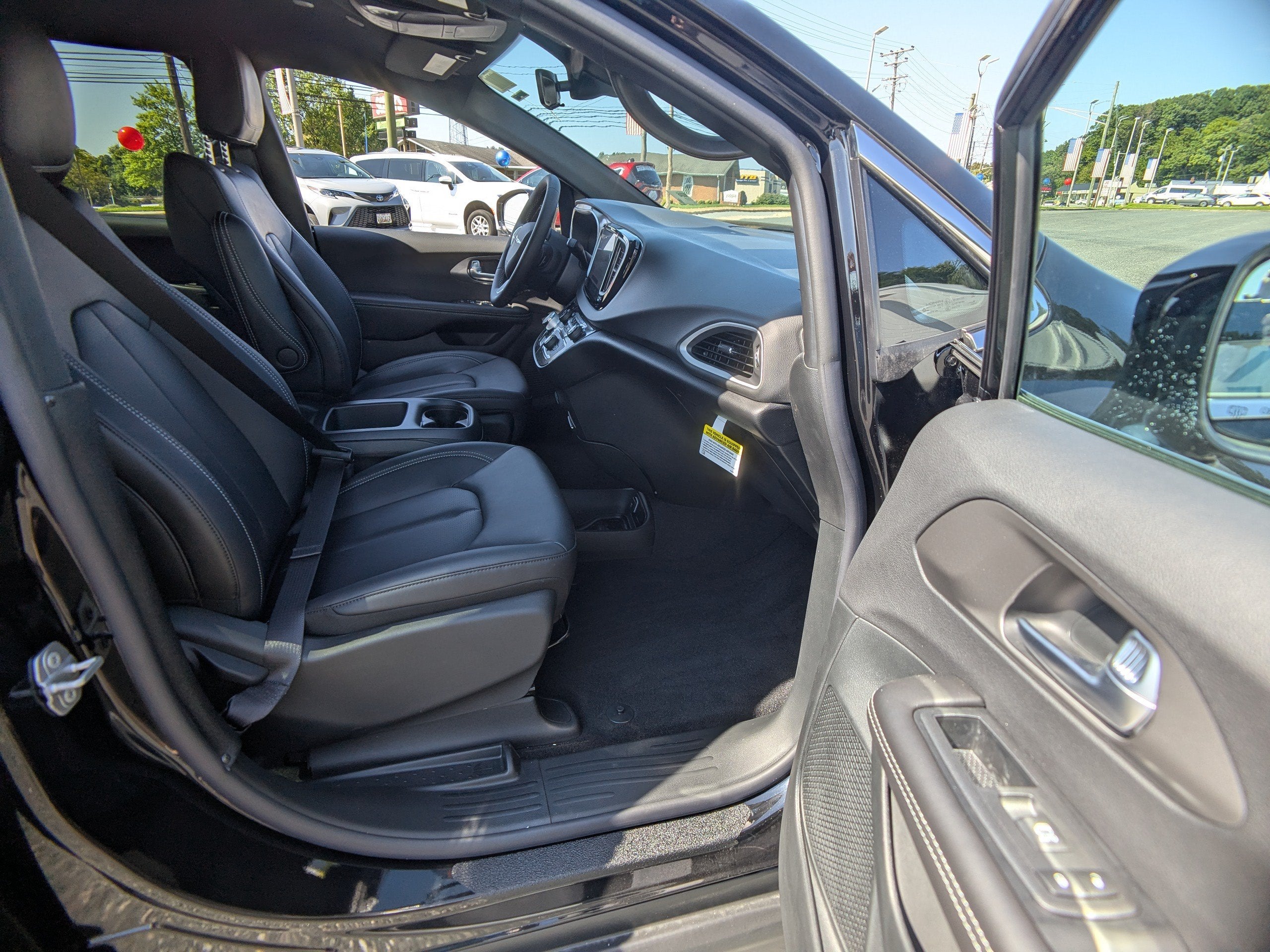 2026 Chrysler Voyager LX
