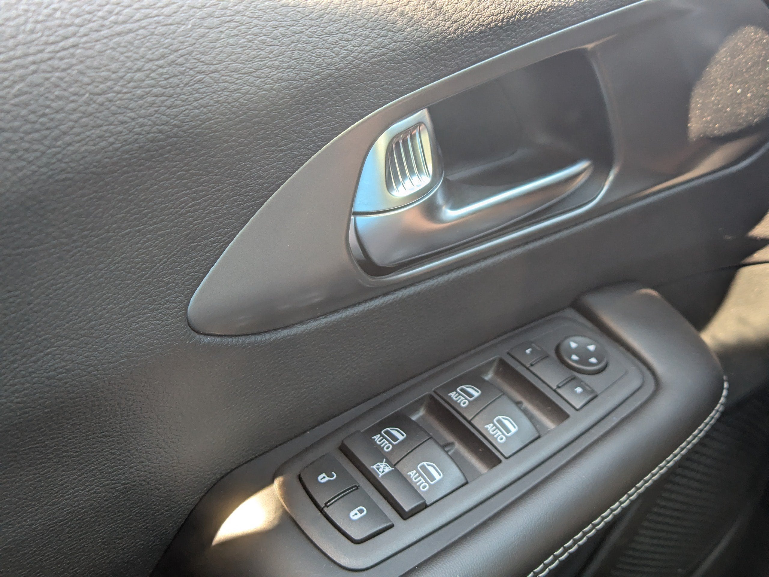 2026 Chrysler Voyager LX