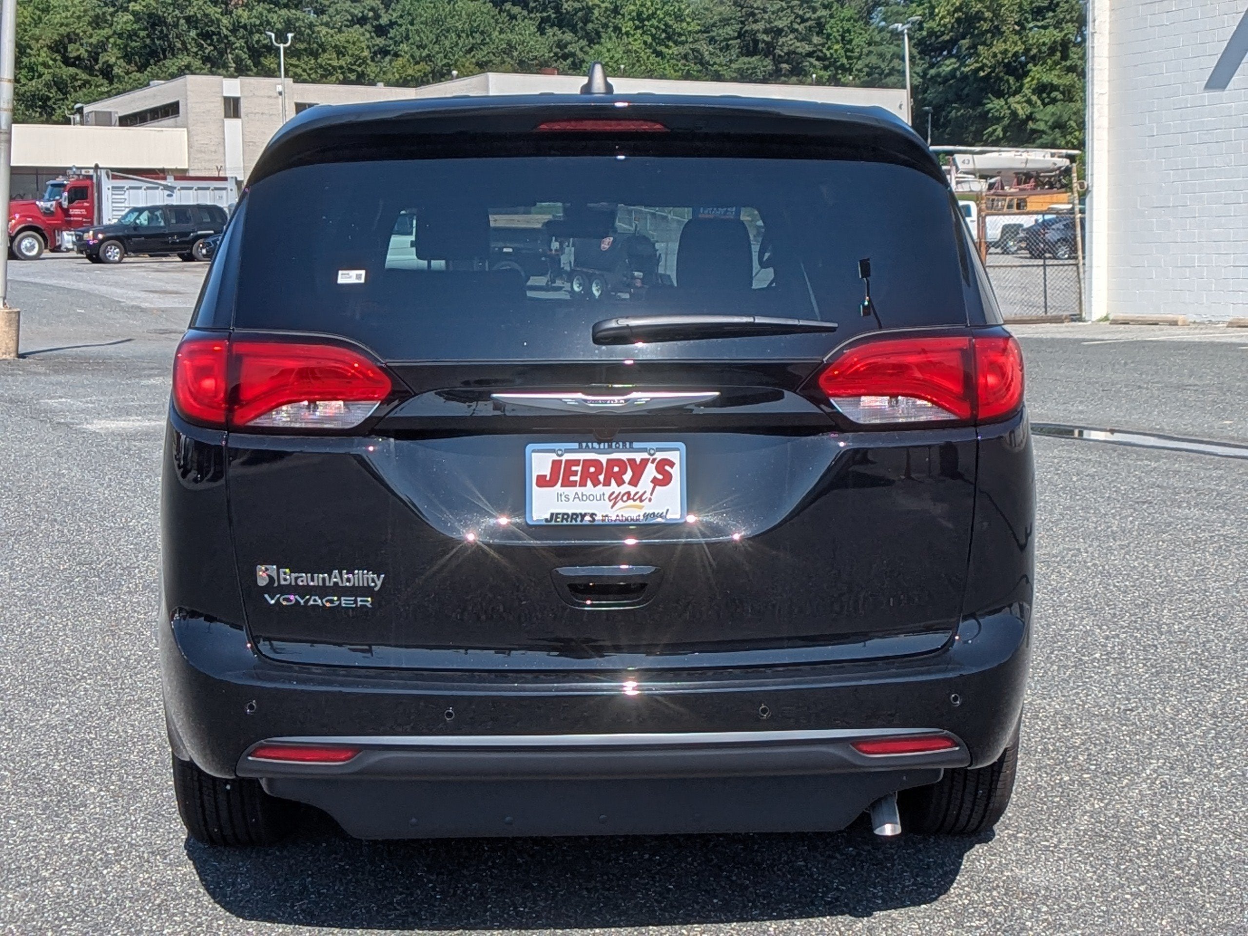 2026 Chrysler Voyager LX