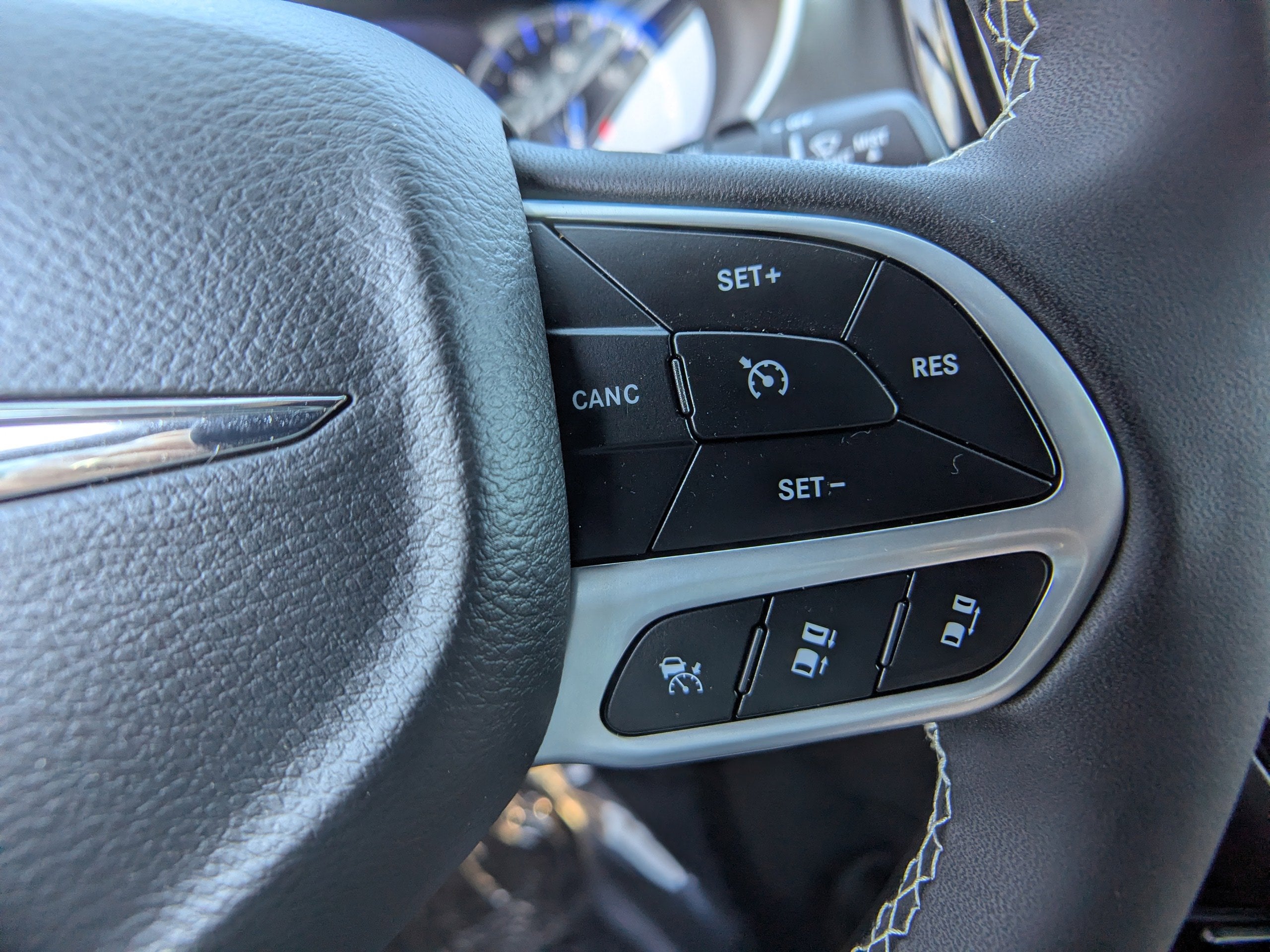 2026 Chrysler Voyager LX
