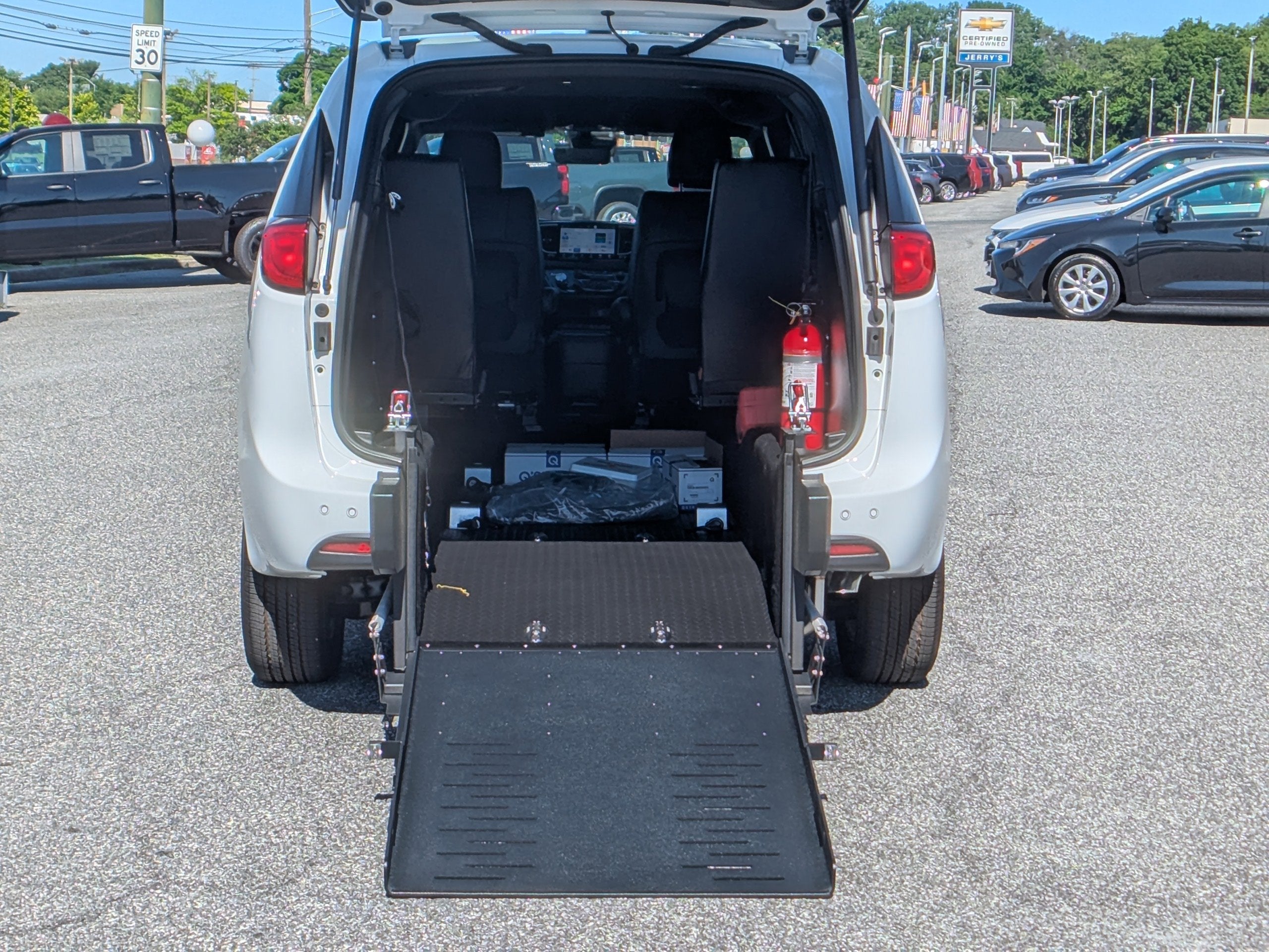 2026 Chrysler Voyager LX