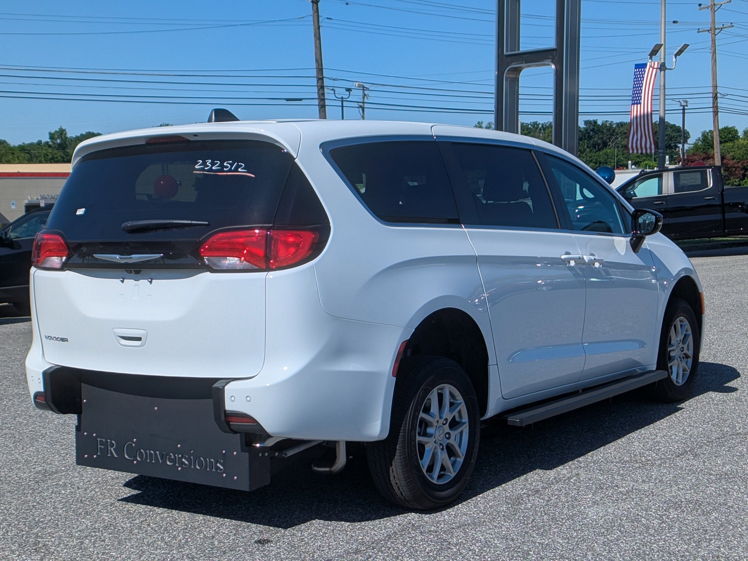 2026 Chrysler Voyager LX