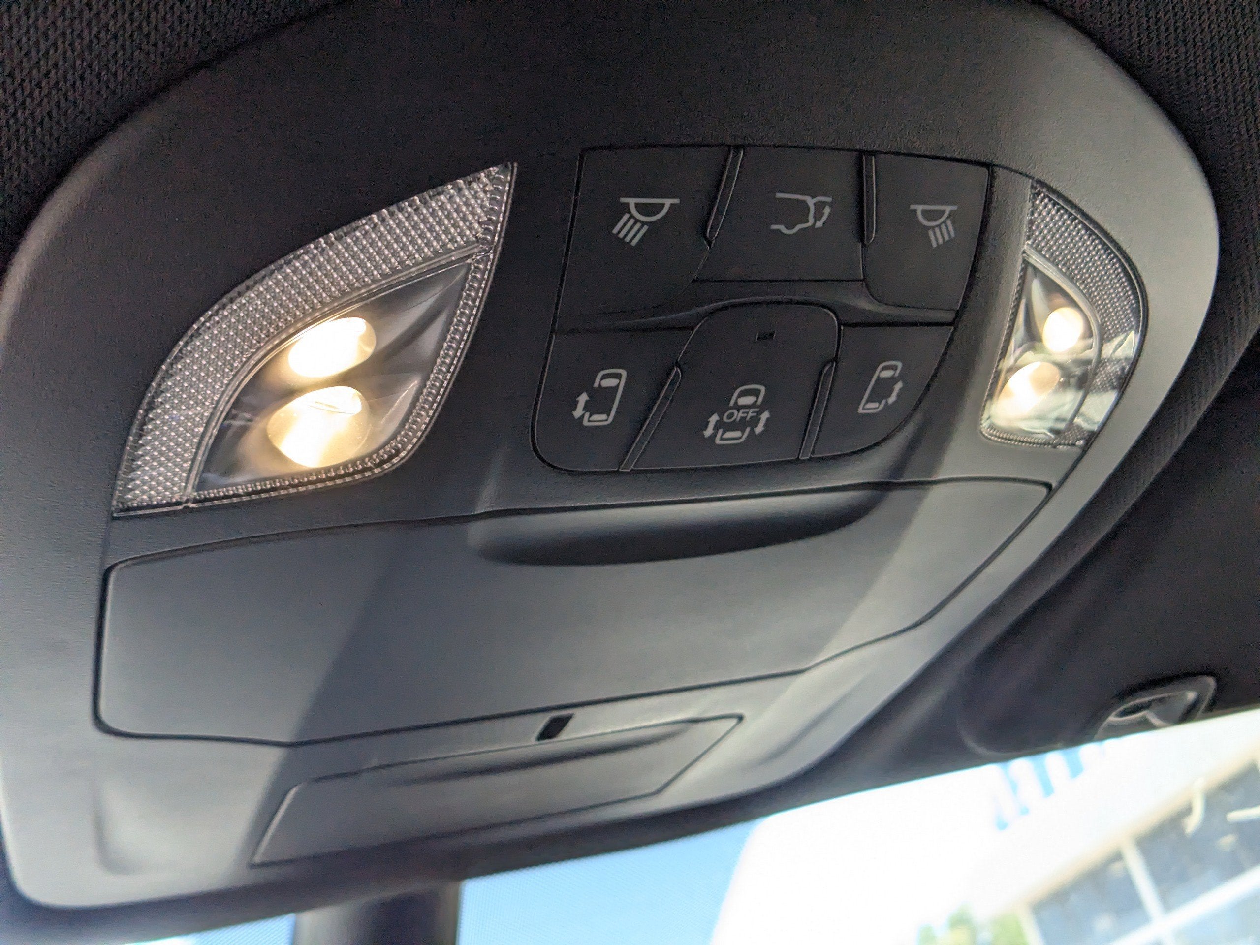 2026 Chrysler Voyager LX