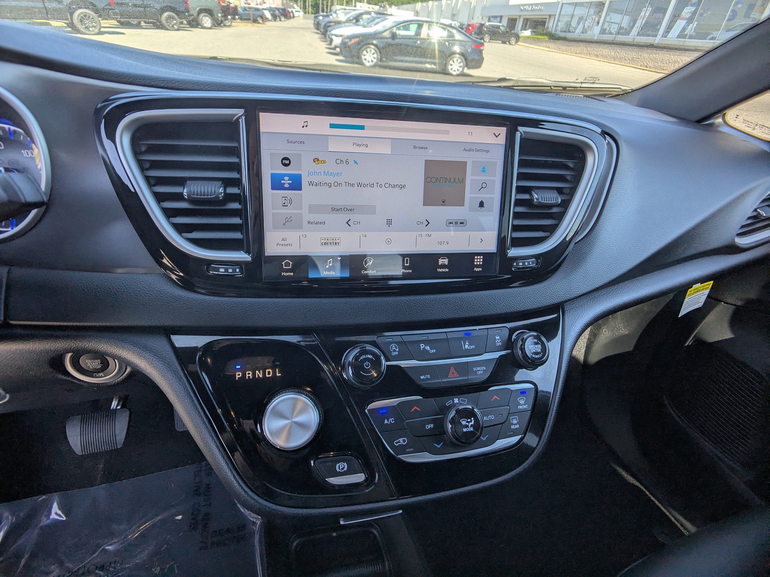 2026 Chrysler Voyager LX