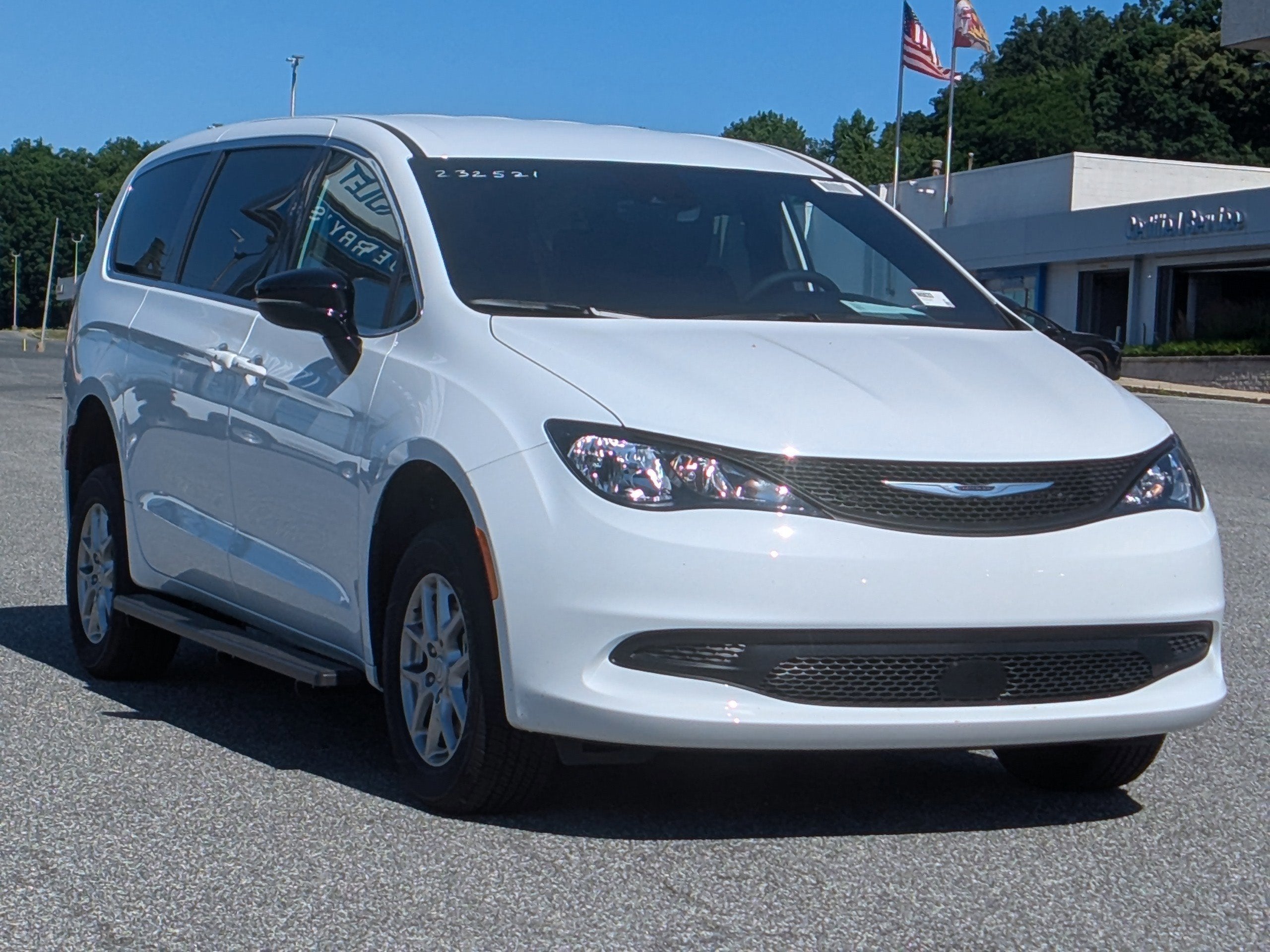 2026 Chrysler Voyager LX