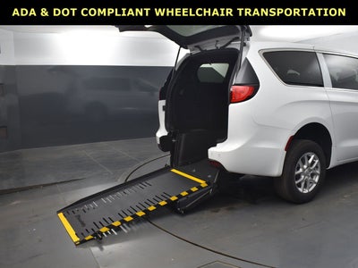 2025 Chrysler Voyager LX