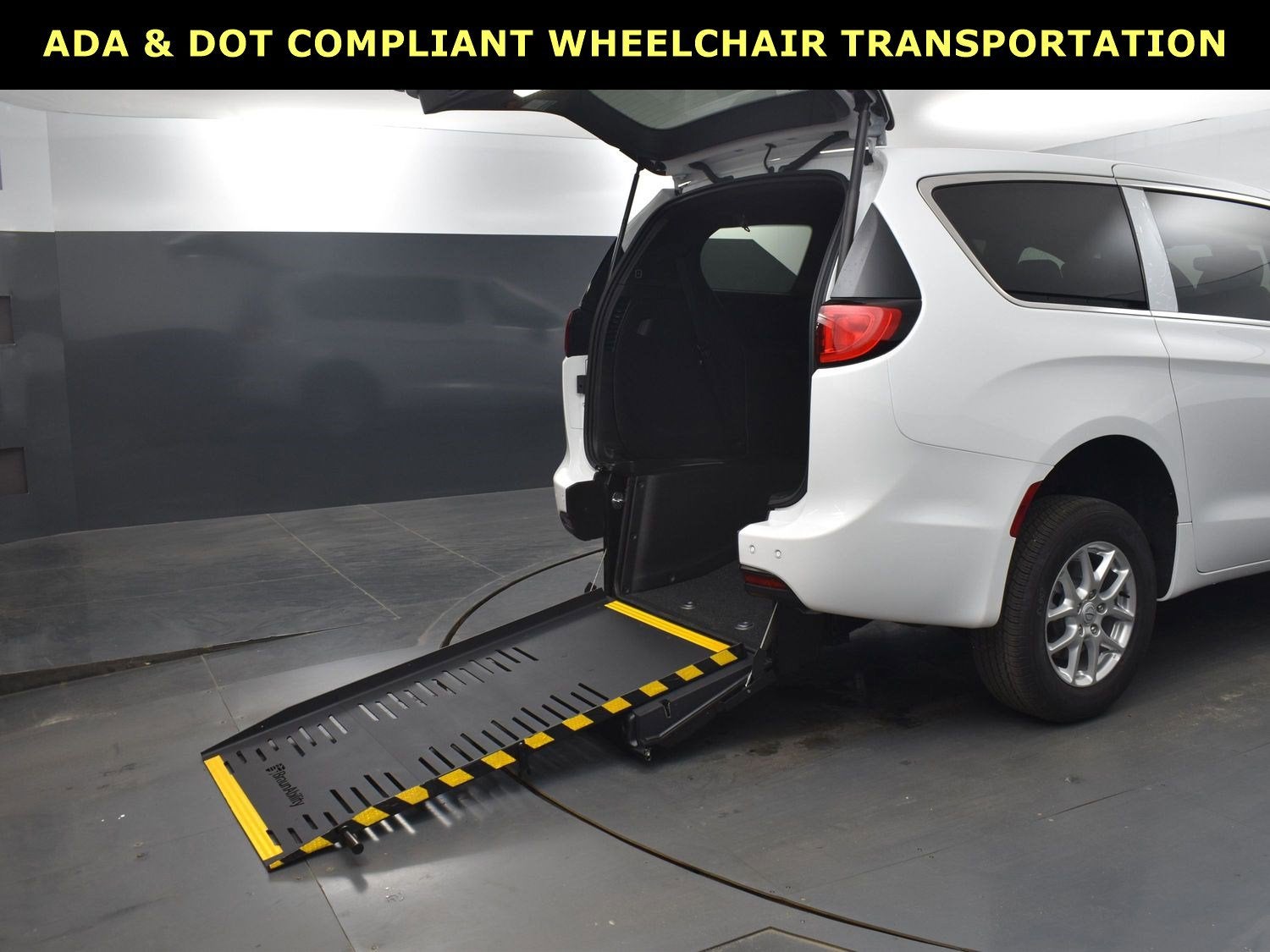 2025 Chrysler Voyager LX