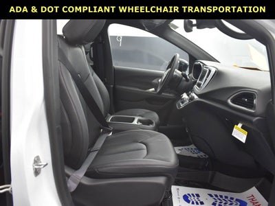 2025 Chrysler Voyager LX