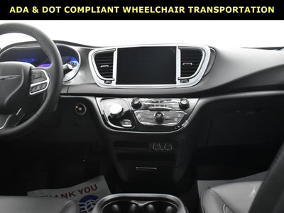 2025 Chrysler Voyager LX