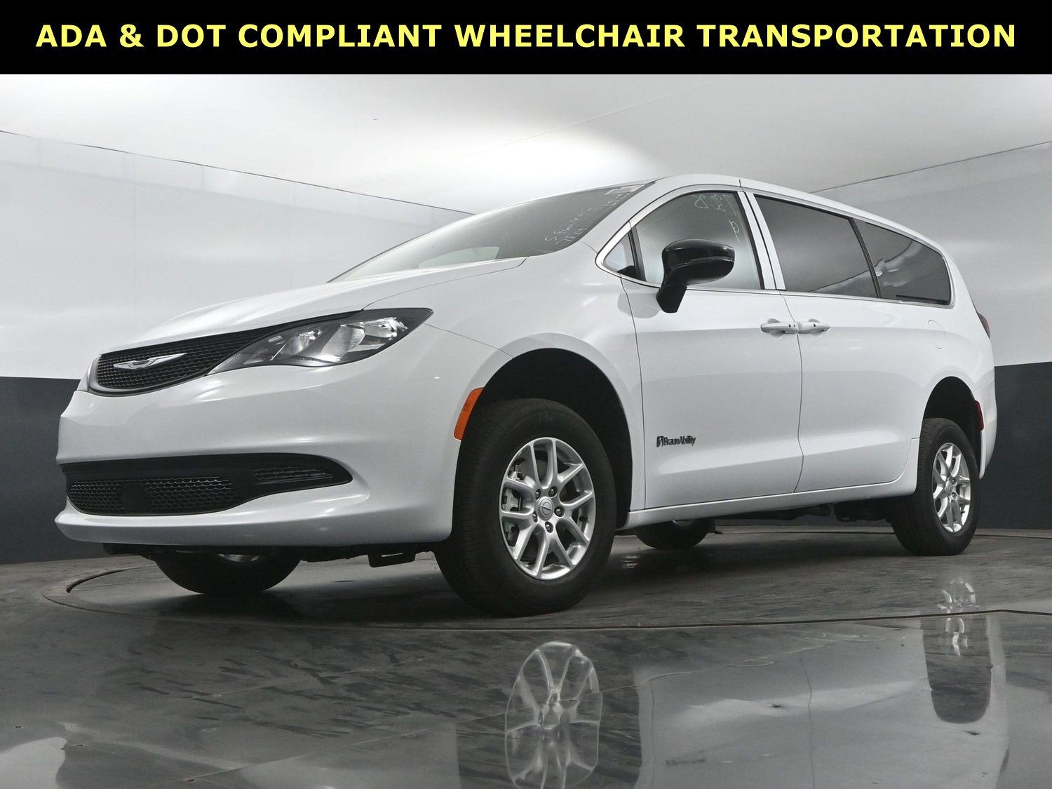 2025 Chrysler Voyager LX