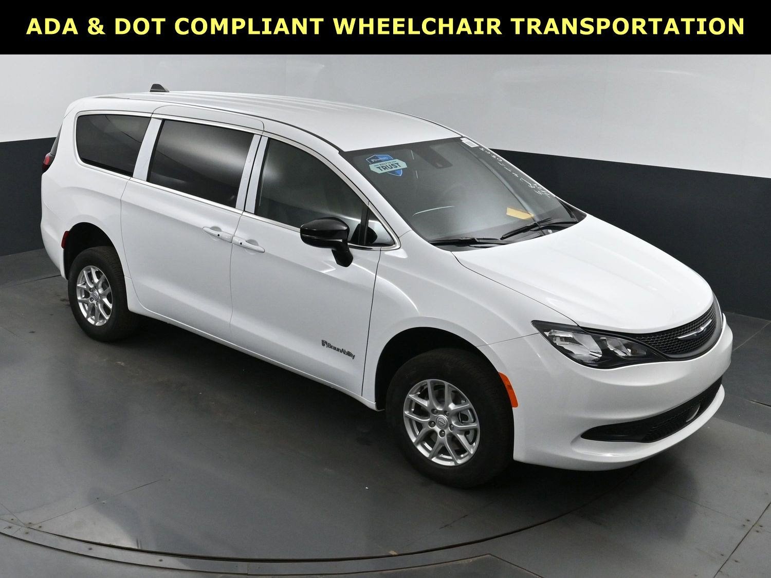 2025 Chrysler Voyager LX