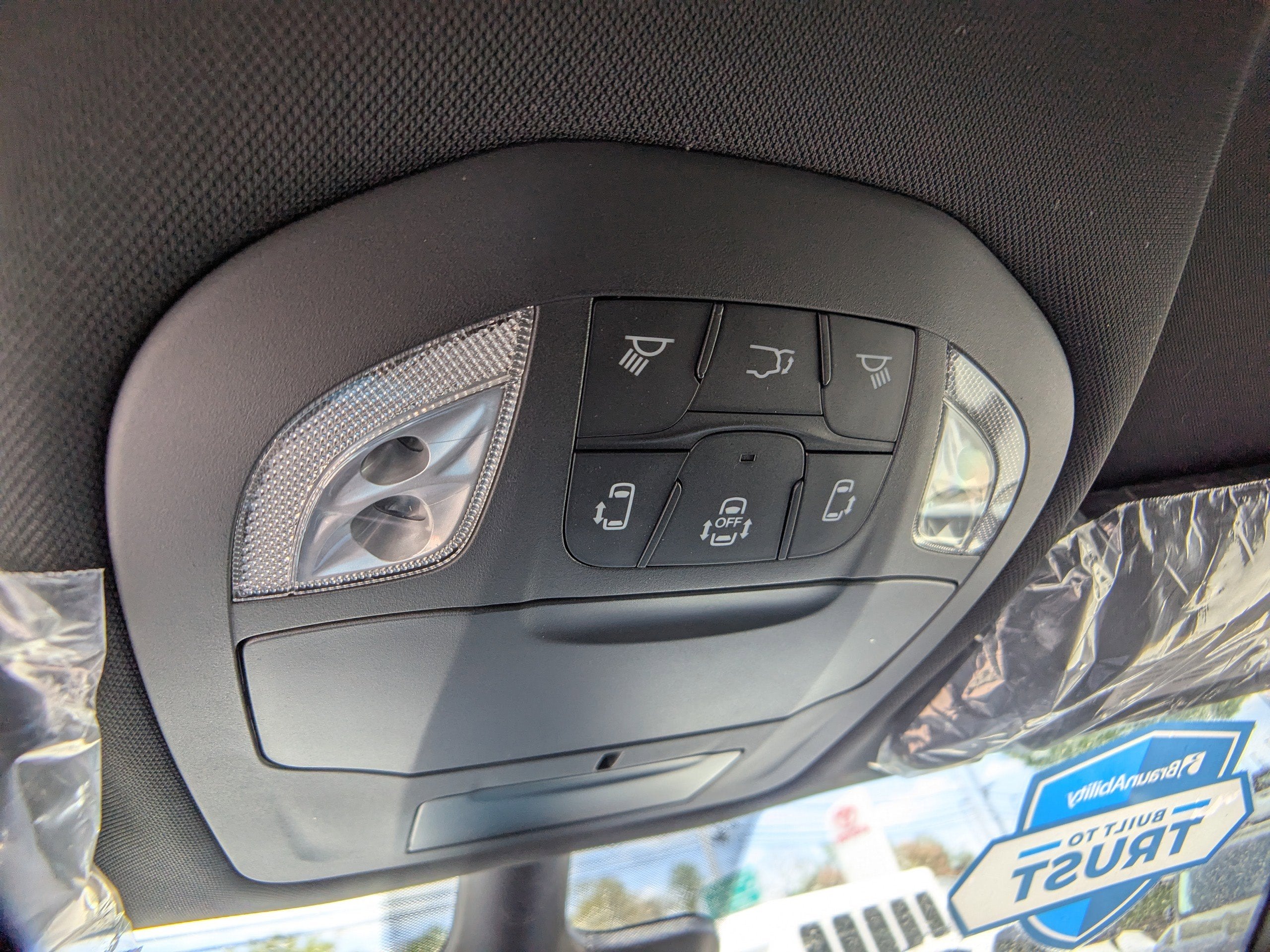 2025 Chrysler Voyager LX