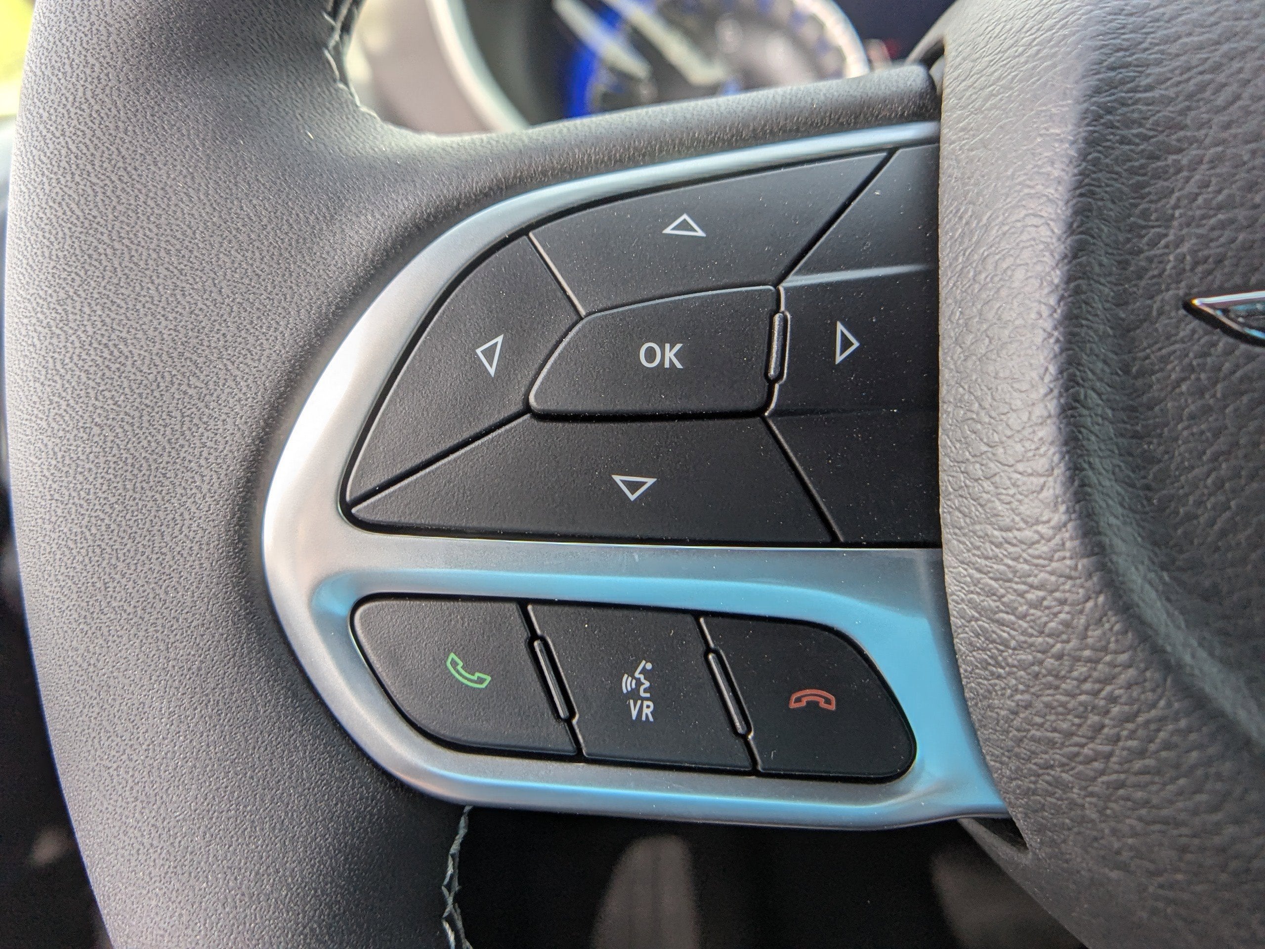 2025 Chrysler Voyager LX