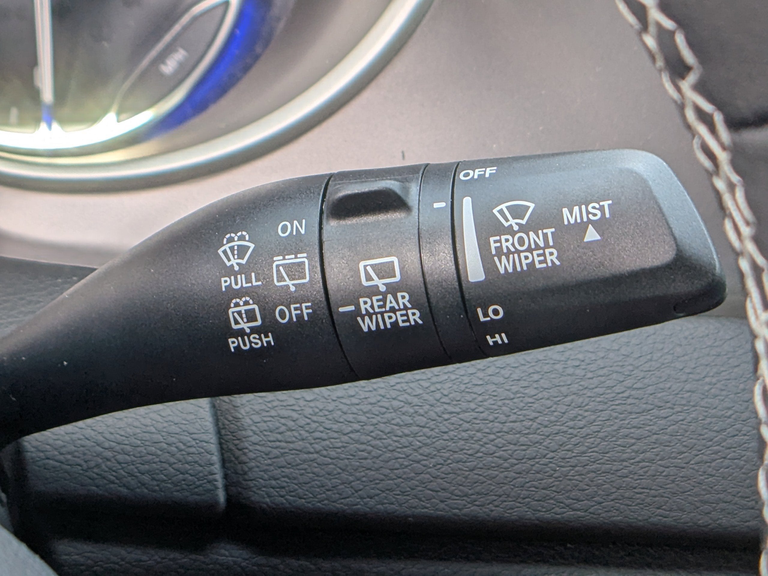 2025 Chrysler Voyager LX