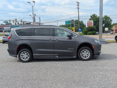 2021 Chrysler Voyager LXI