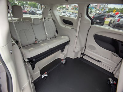 2021 Chrysler Voyager LXI