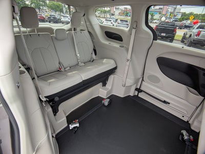 2021 Chrysler Voyager LXI