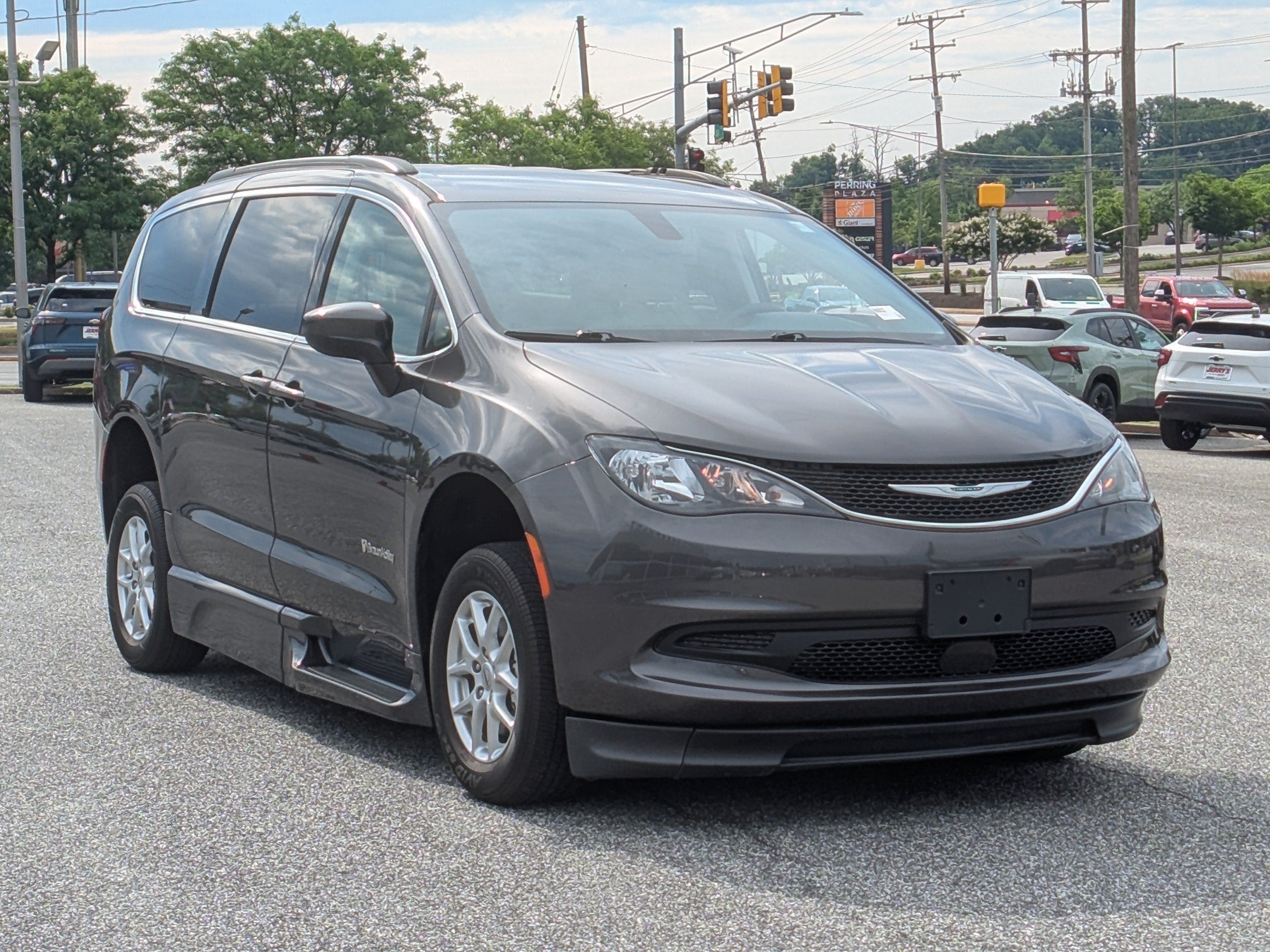 2021 Chrysler Voyager LXI