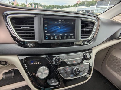 2021 Chrysler Voyager LXI